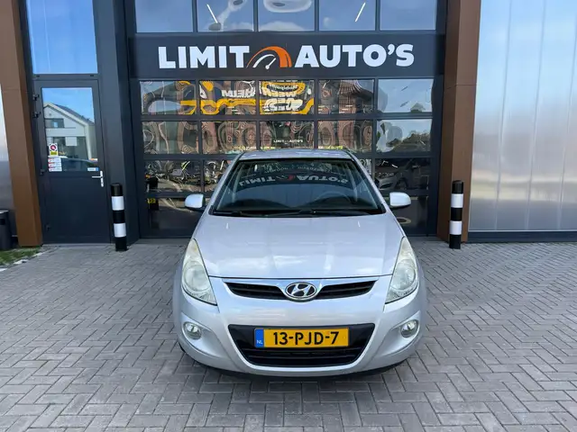 Hyundai i20 view 6