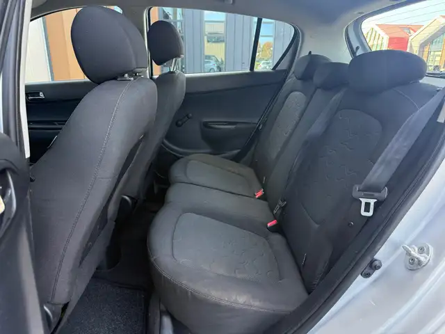 Hyundai i20 view 14