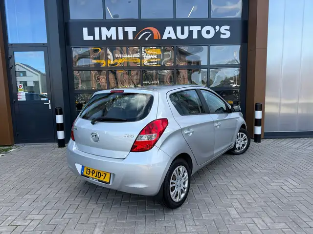 Hyundai i20 view 2