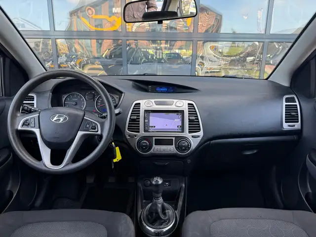 Hyundai i20 view 3