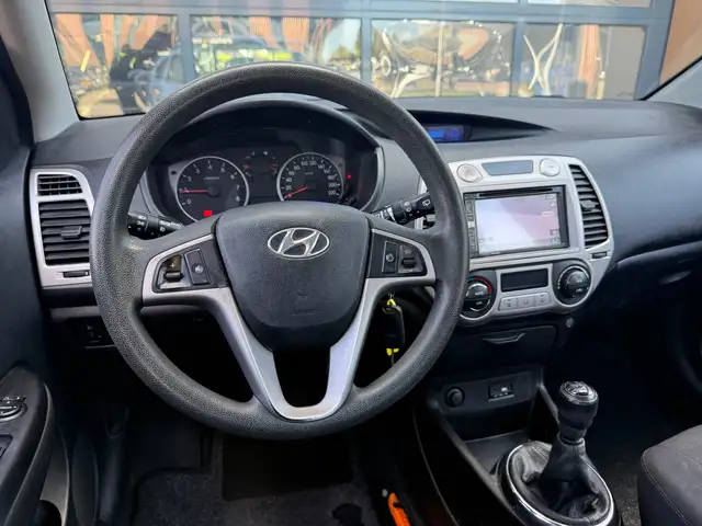 Hyundai i20 view 11