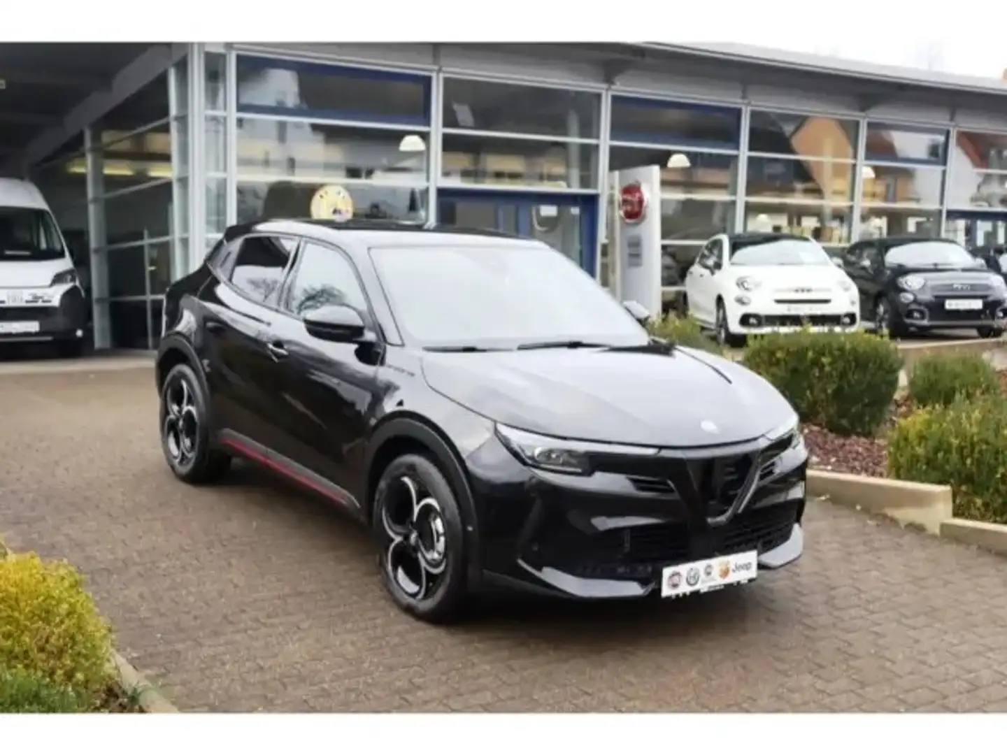 Alfa Romeo Junior Ibrida Speciale 1.2 VGT Noir - 1
