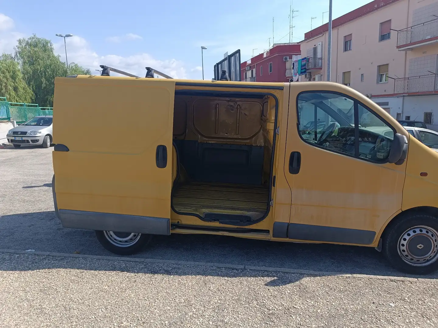 Renault Trafic Diesel - 1