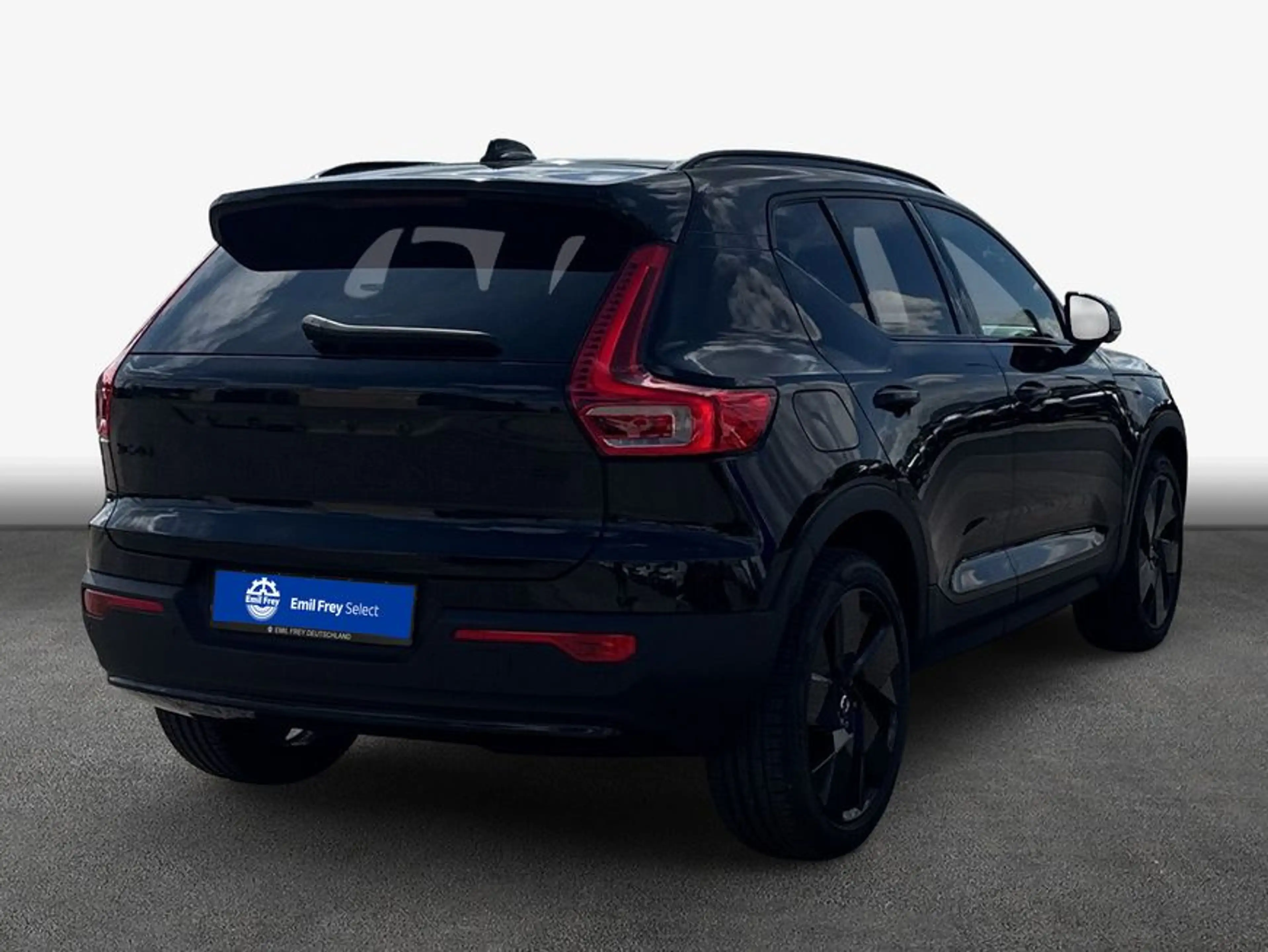 Volvo XC40 XC40 B3 B DKG Plus Black Edition — photo 2