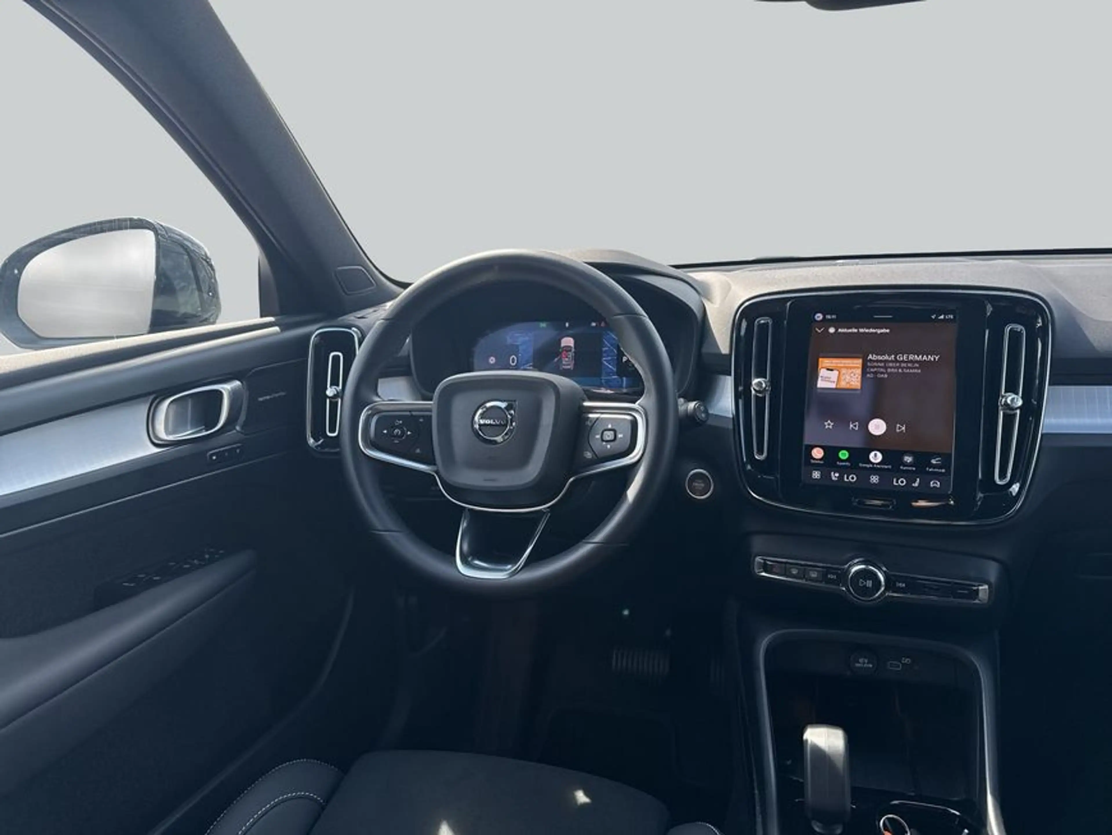 Volvo XC40 XC40 B3 B DKG Plus Black Edition — photo 14