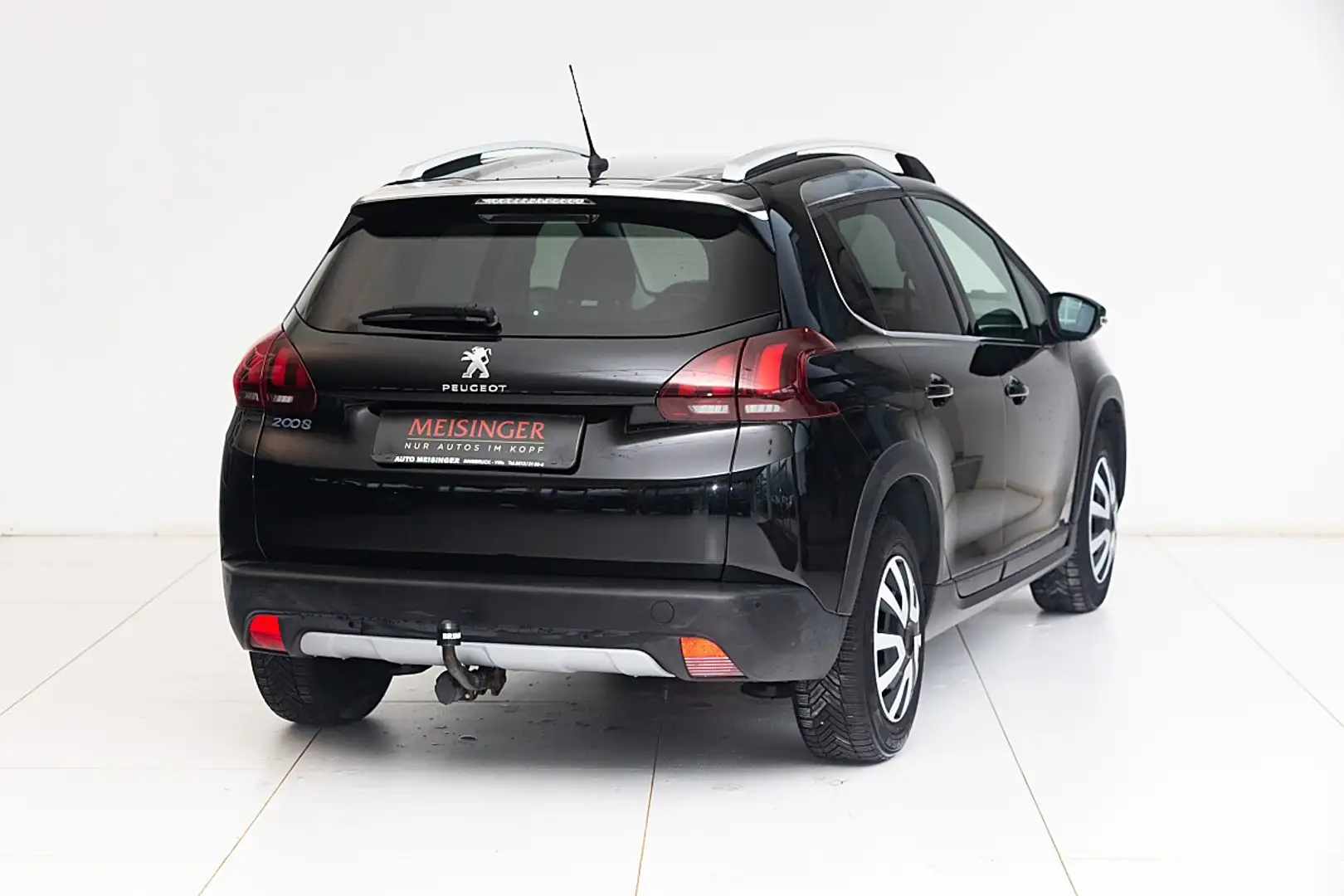 Peugeot 2008 1,5 BlueHDi 100 Allure S&S Schwarz - 2