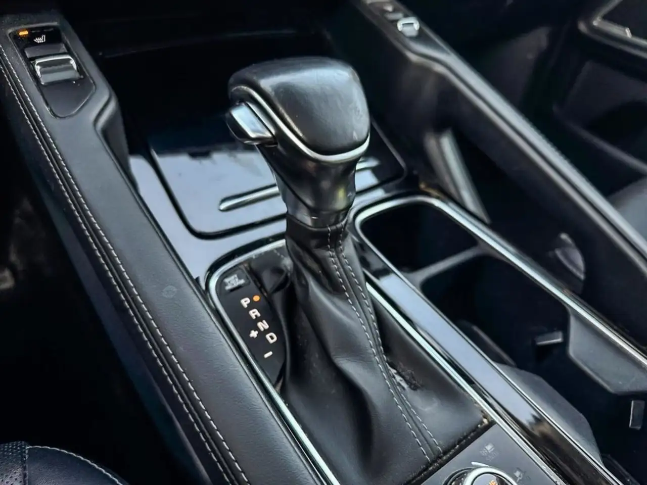 Kia Telluride снимка Kia Telluride