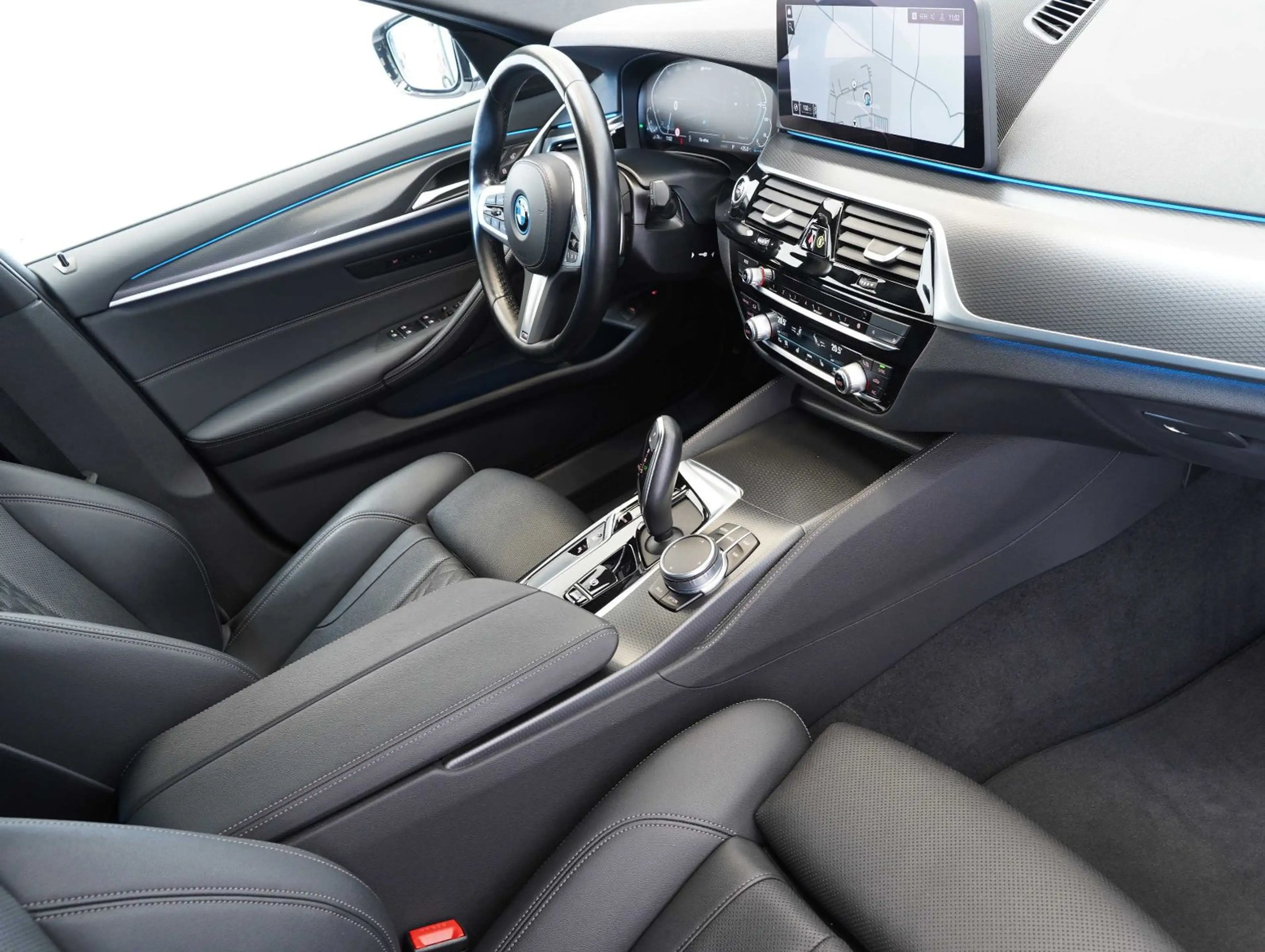 BMW 530 e Touring M Sport SHADOW/LASER/HEAD-UP — photo 13