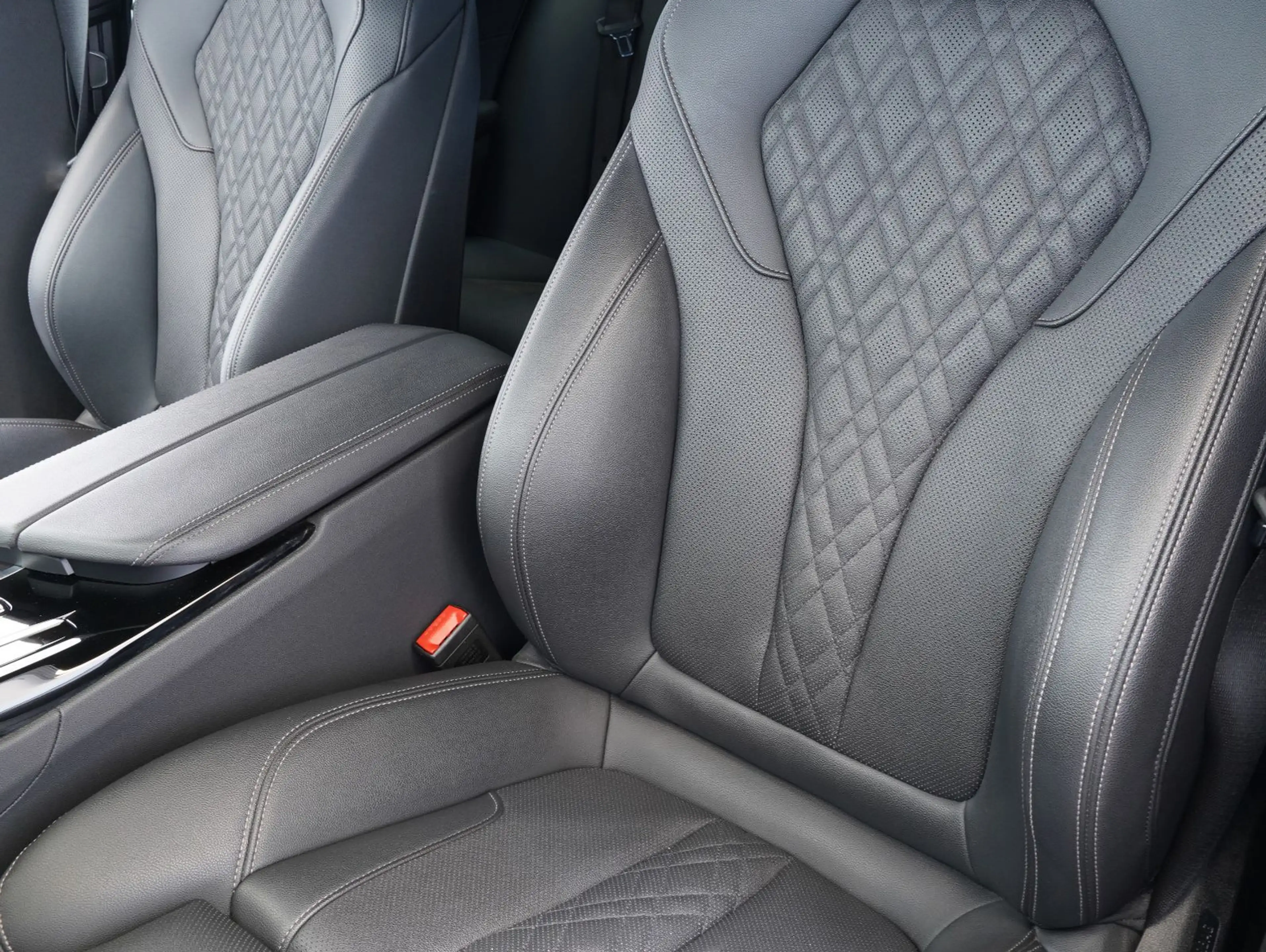 BMW 530 e Touring M Sport SHADOW/LASER/HEAD-UP — photo 11
