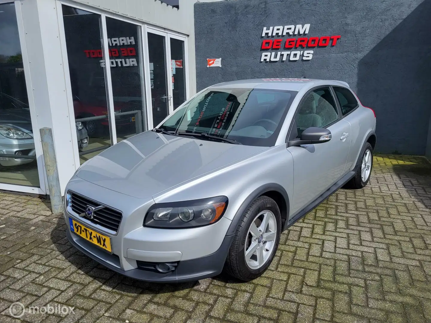 Volvo C30 1.8 Momentum, Cruise, Clima, Youngtimer, Nap! Gris - 1