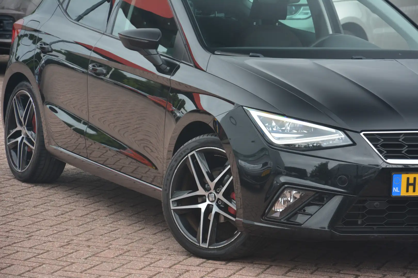SEAT Ibiza 1.0 TSI FR Business Intense | Navigatie | Cruise-c Noir - 2
