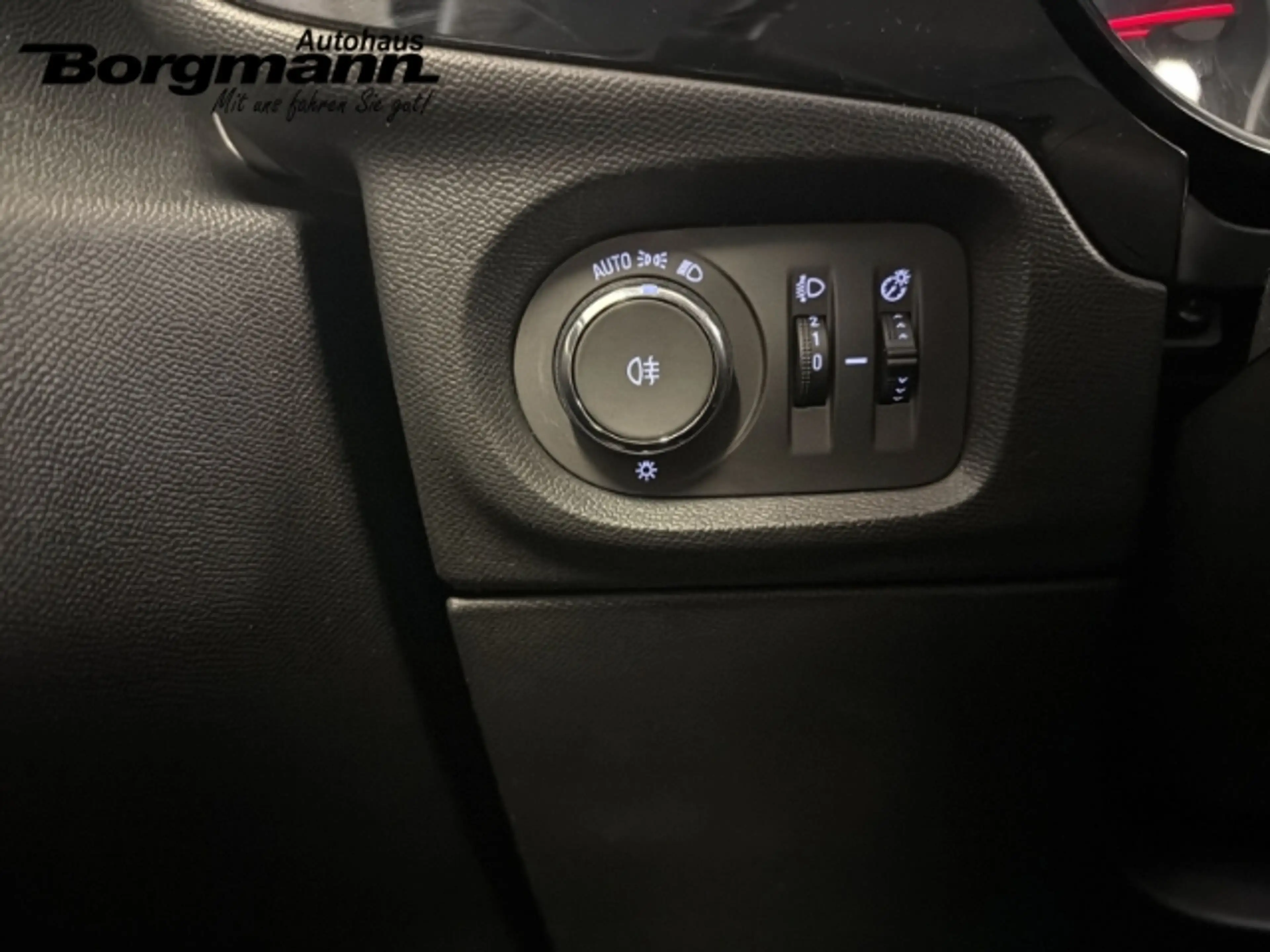Opel Corsa F 1.2 LED Scheinwerfer - Tempomat - PDC - SHZ — photo 15