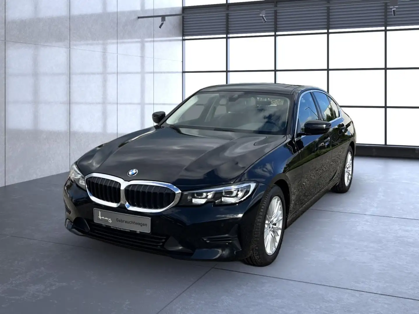 BMW 320 i Advantage Negro - 2