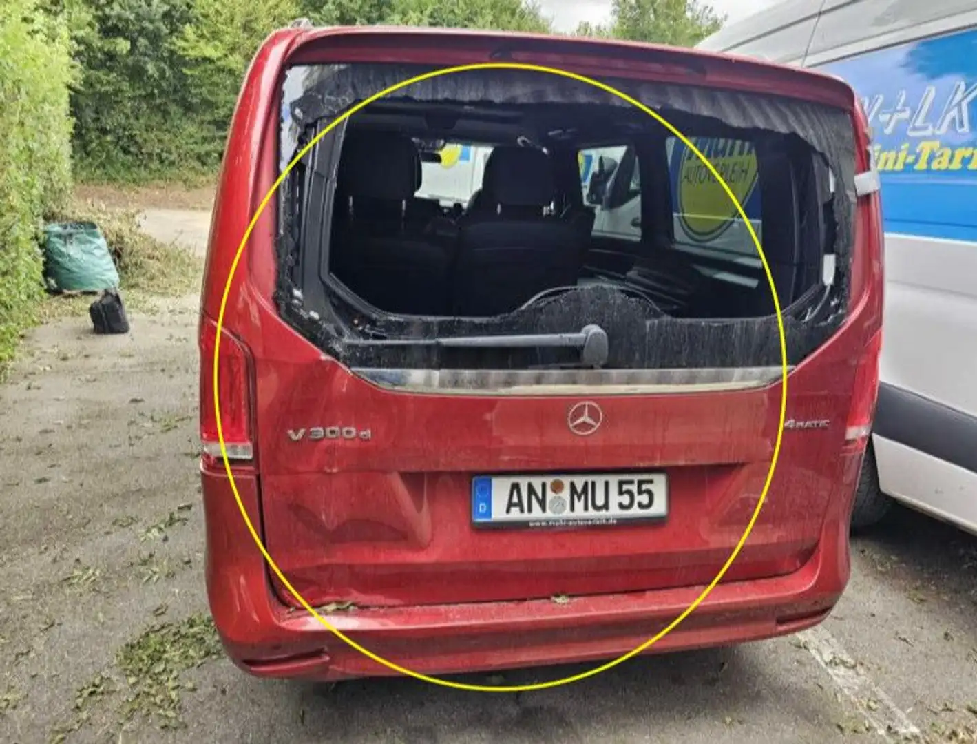 Mercedes-Benz V 300 d 4M AMG Avantgarde Lang Leder Burmester Rot - 2