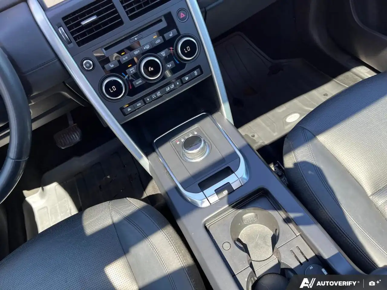 Land Rover Discovery Sport снимка Land Rover Discovery Sport