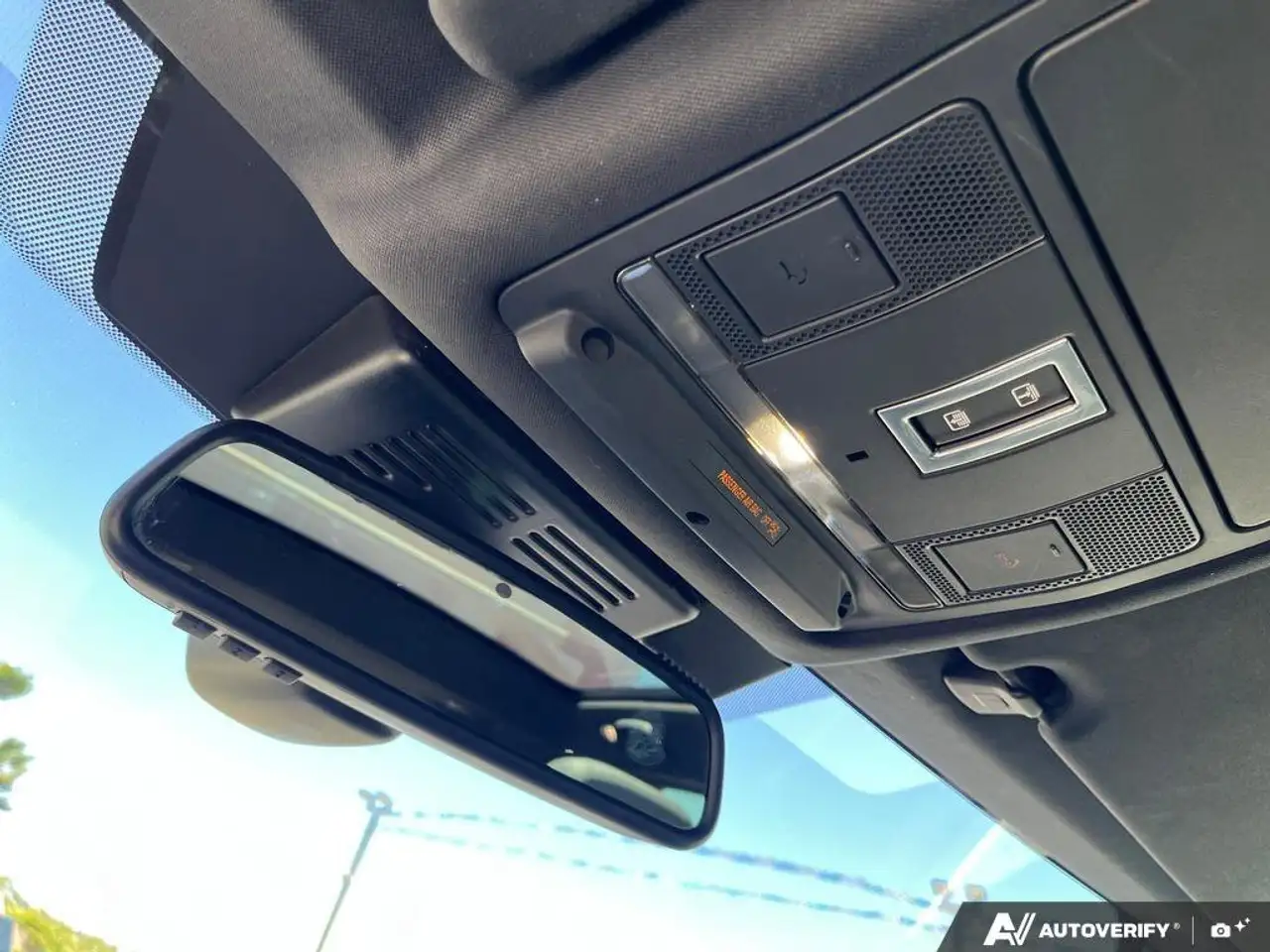 Land Rover Discovery Sport снимка Land Rover Discovery Sport
