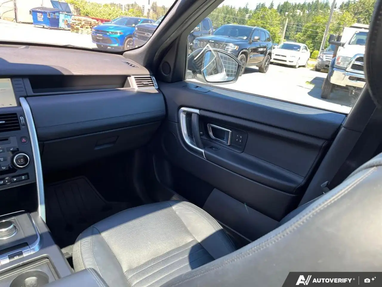 Land Rover Discovery Sport снимка Land Rover Discovery Sport
