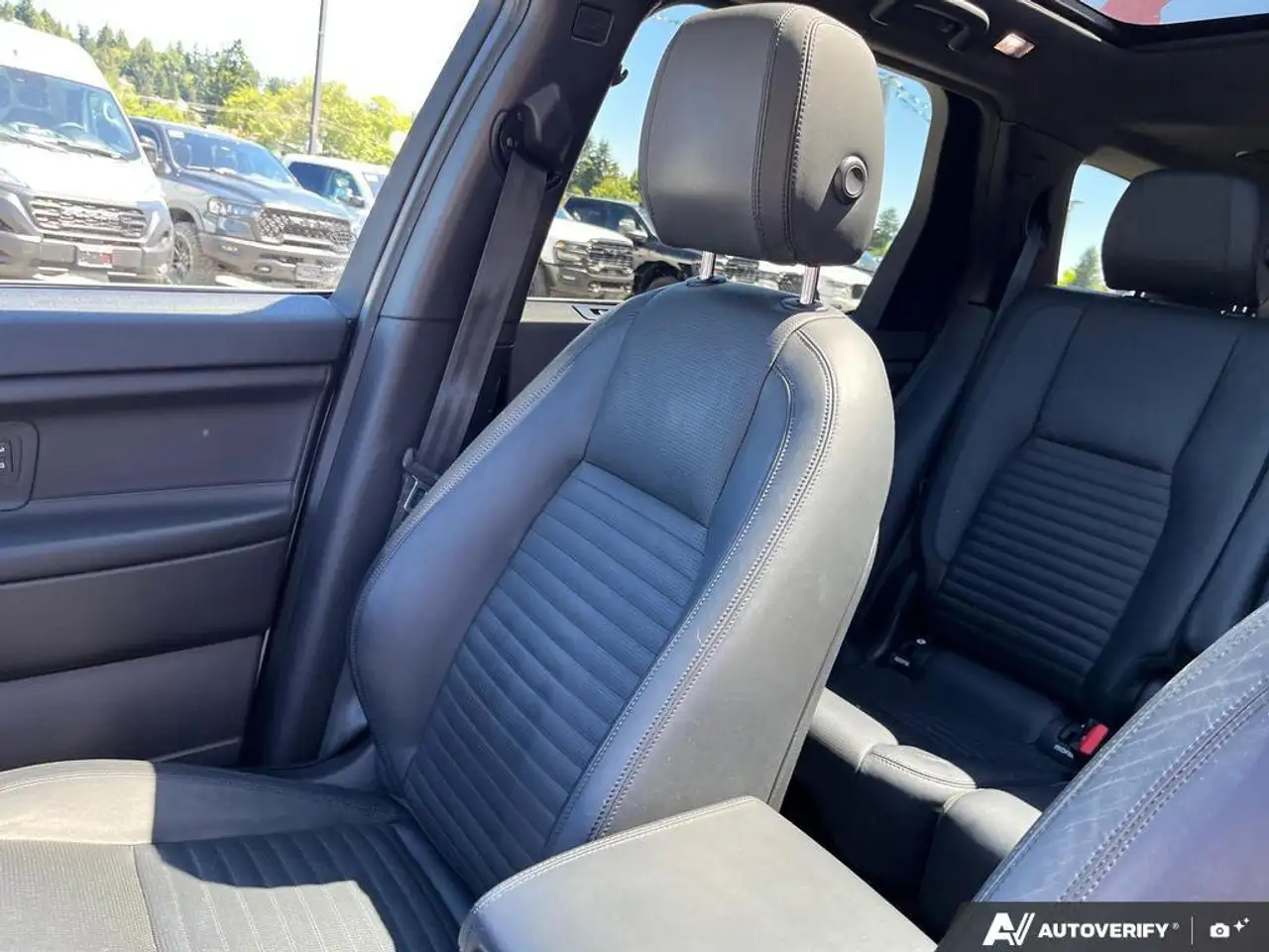 Land Rover Discovery Sport снимка Land Rover Discovery Sport