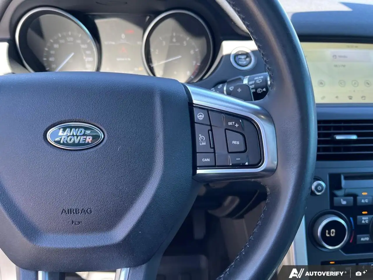 Land Rover Discovery Sport снимка Land Rover Discovery Sport