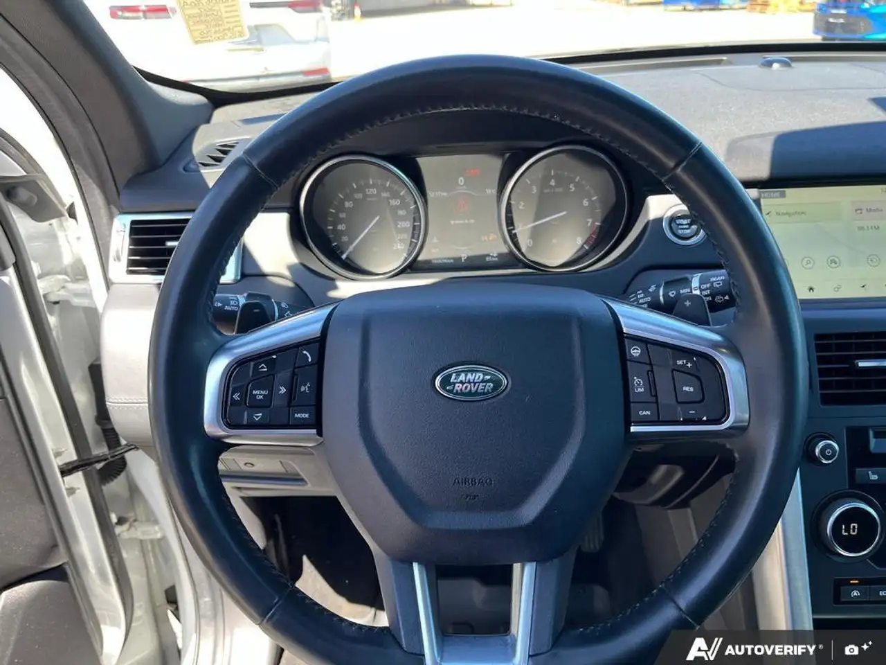Land Rover Discovery Sport снимка Land Rover Discovery Sport