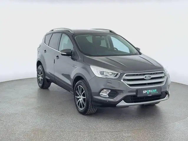 Ford Kuga view 3