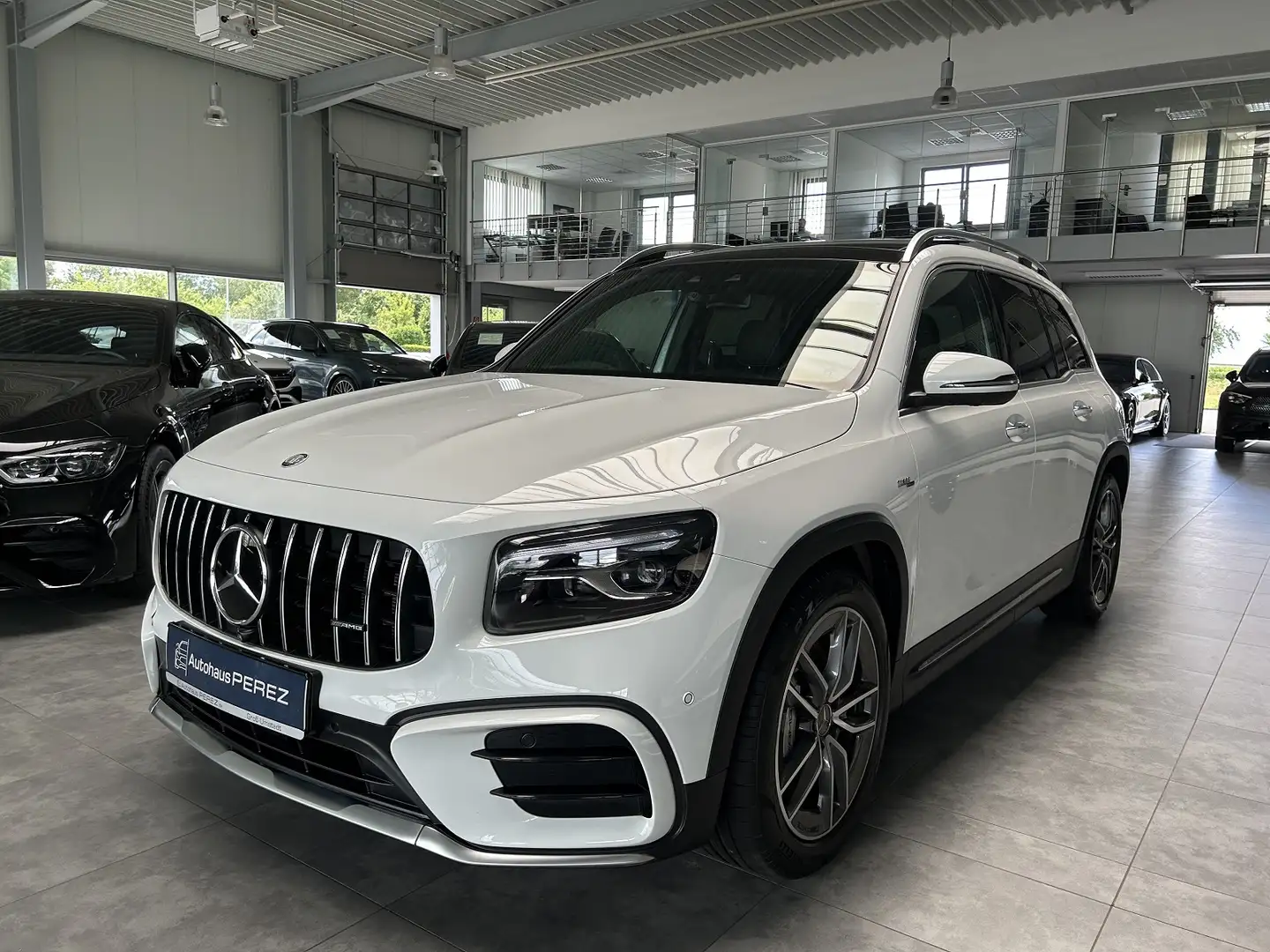 Mercedes-Benz GLB 35 AMG 4M NP: 85.710 Premium+ 3. SITZREIHE Blanc - 2