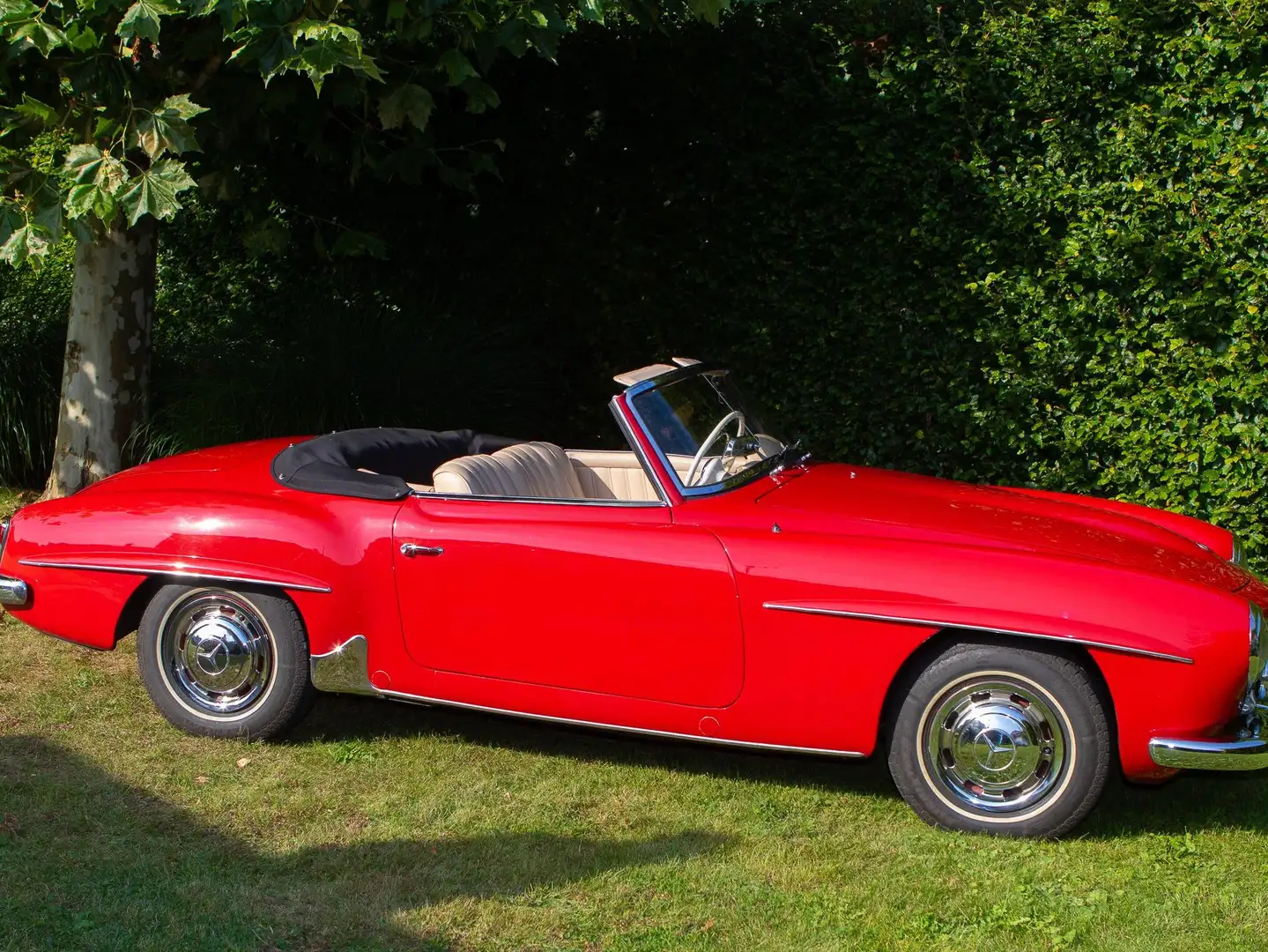 Mercedes-Benz 190 Red - 1