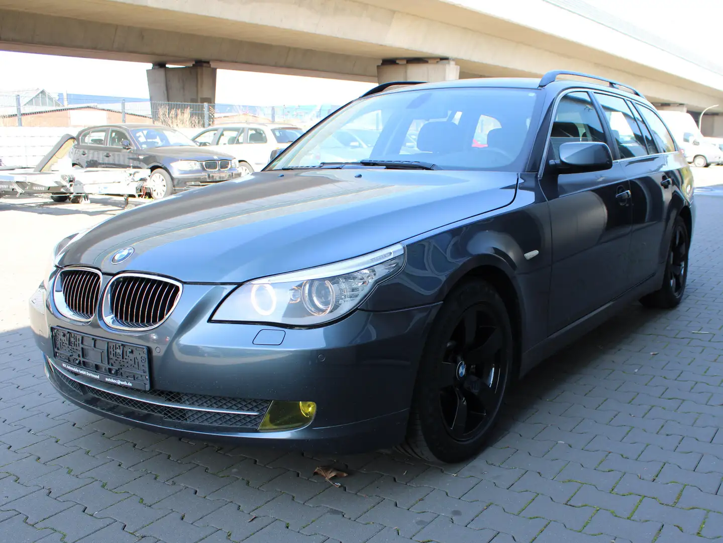 BMW 530 i Touring Aut. Grau - 1