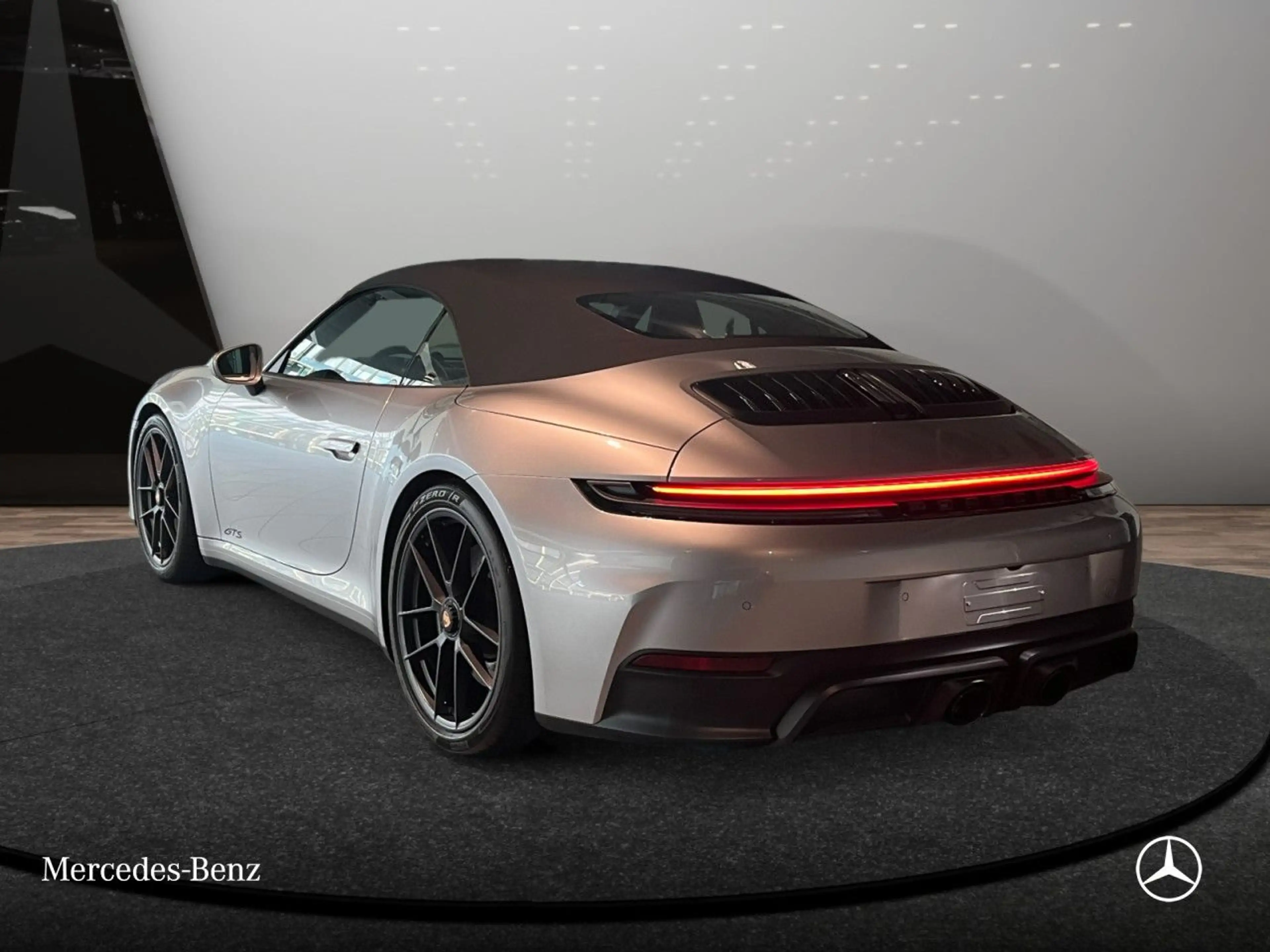 Porsche 992 911 Carrera GTS Cabriolet — photo 10
