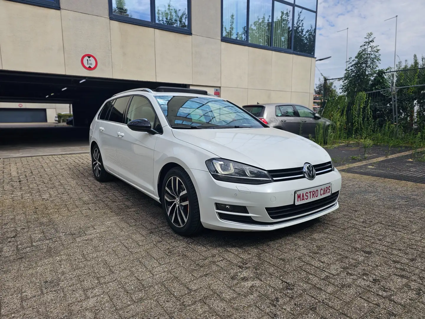 Volkswagen Golf Variant Golf SW 1.4 TSI Highline DSG White - 1