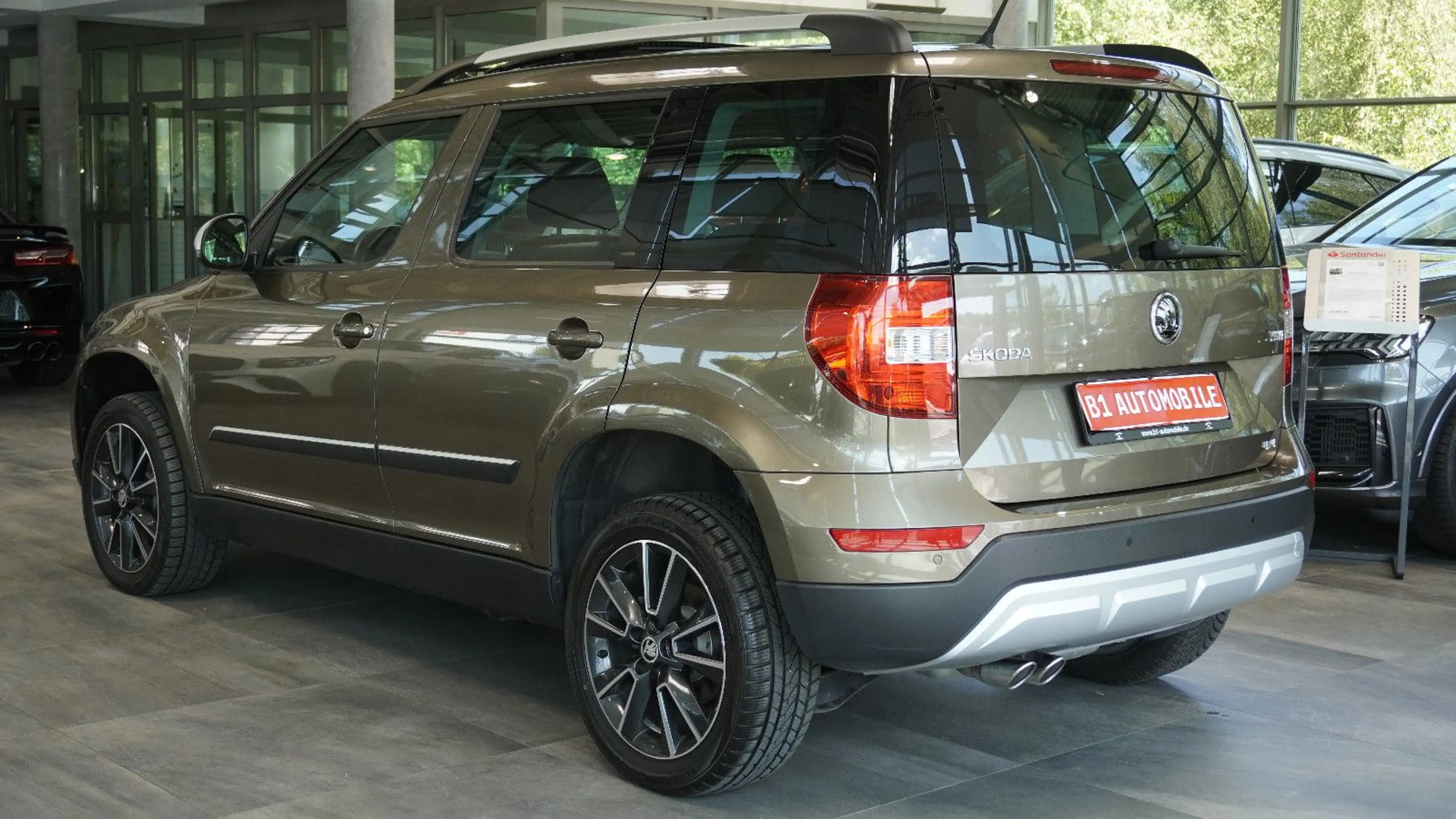 Skoda Yeti Ambition Outdoor 4x4*PANO*AHK*BI-XENON*1HD — photo 6