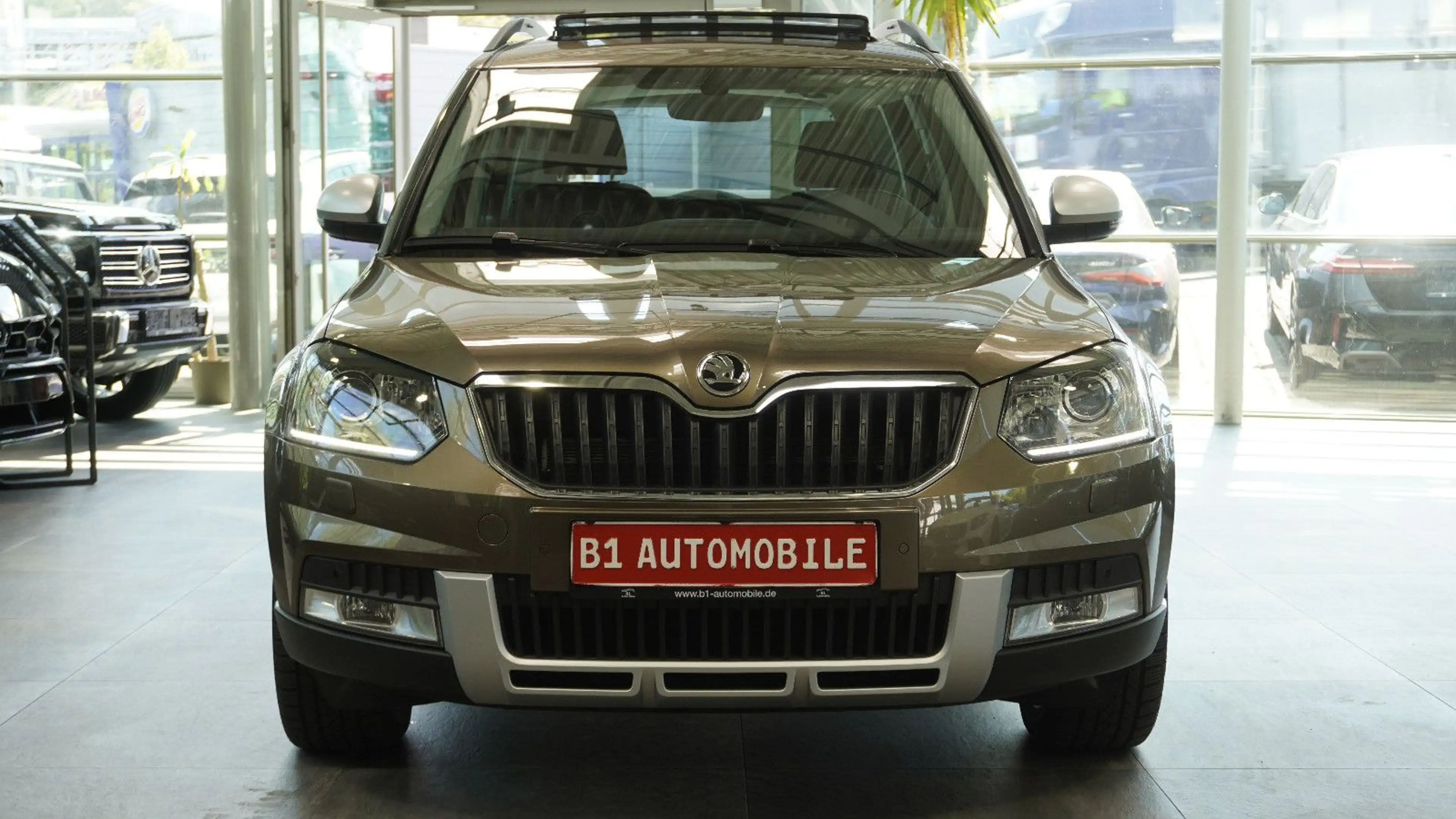 Skoda Yeti Ambition Outdoor 4x4*PANO*AHK*BI-XENON*1HD — photo 2