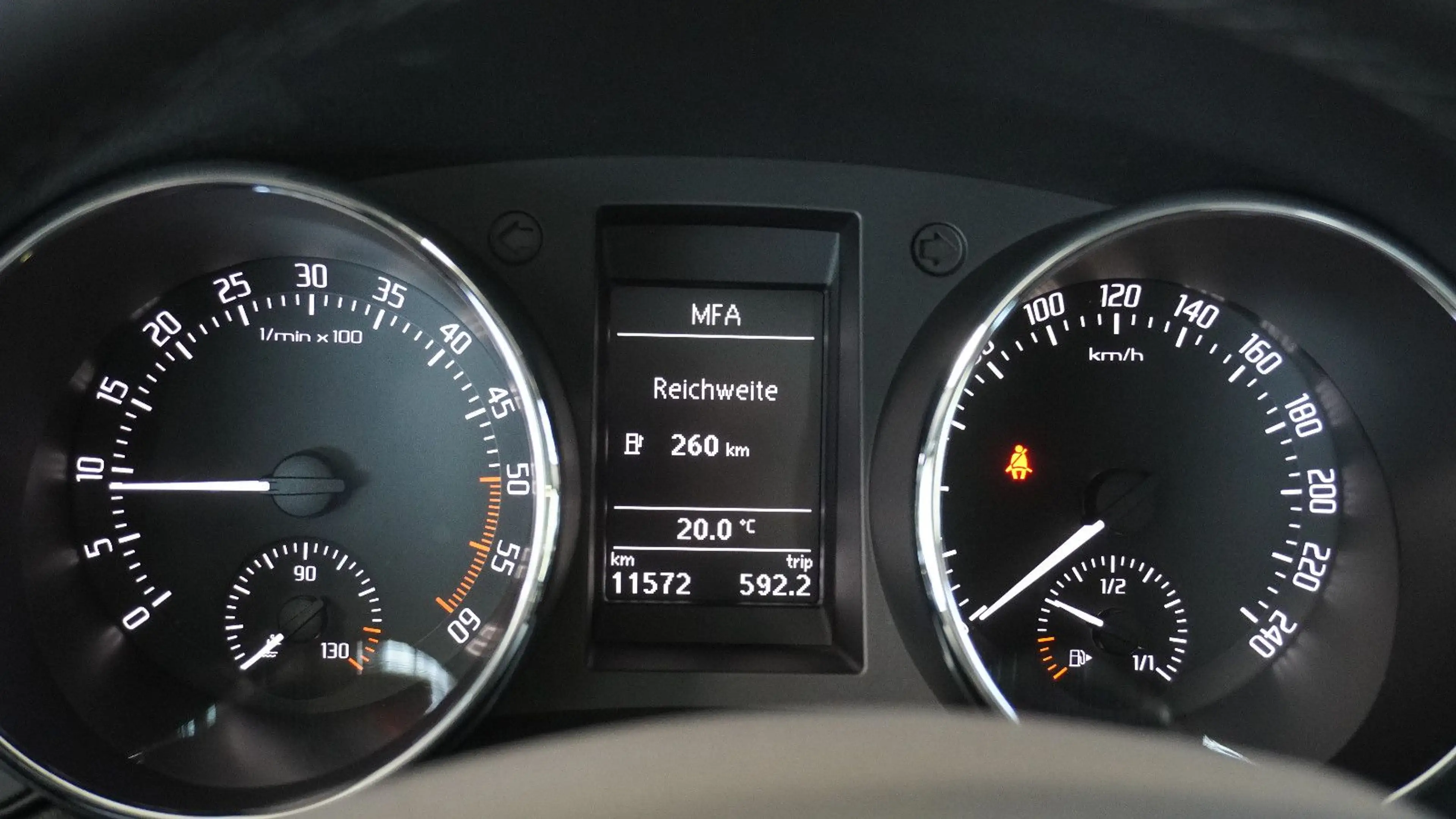 Skoda Yeti Ambition Outdoor 4x4*PANO*AHK*BI-XENON*1HD — photo 12