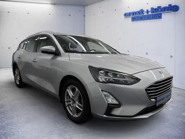 Ford Focus view 2