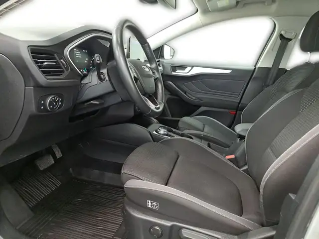 Ford Focus view 9