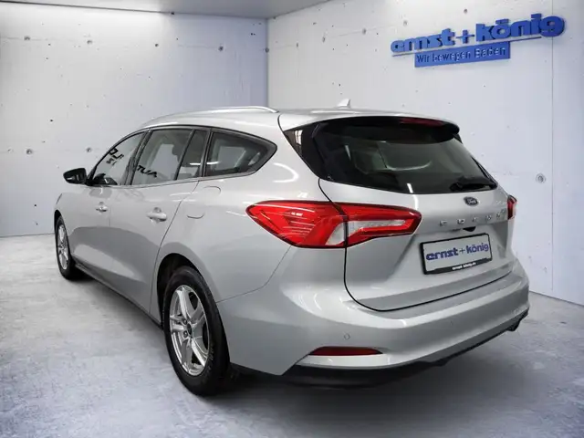 Ford Focus view 4