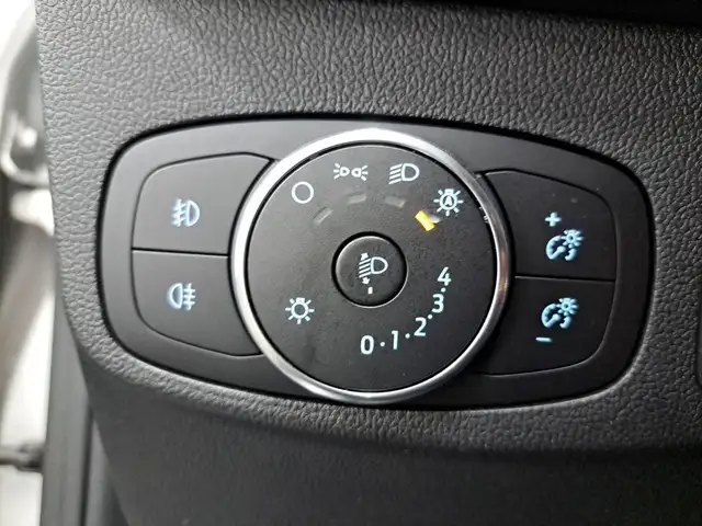 Ford Focus view 11