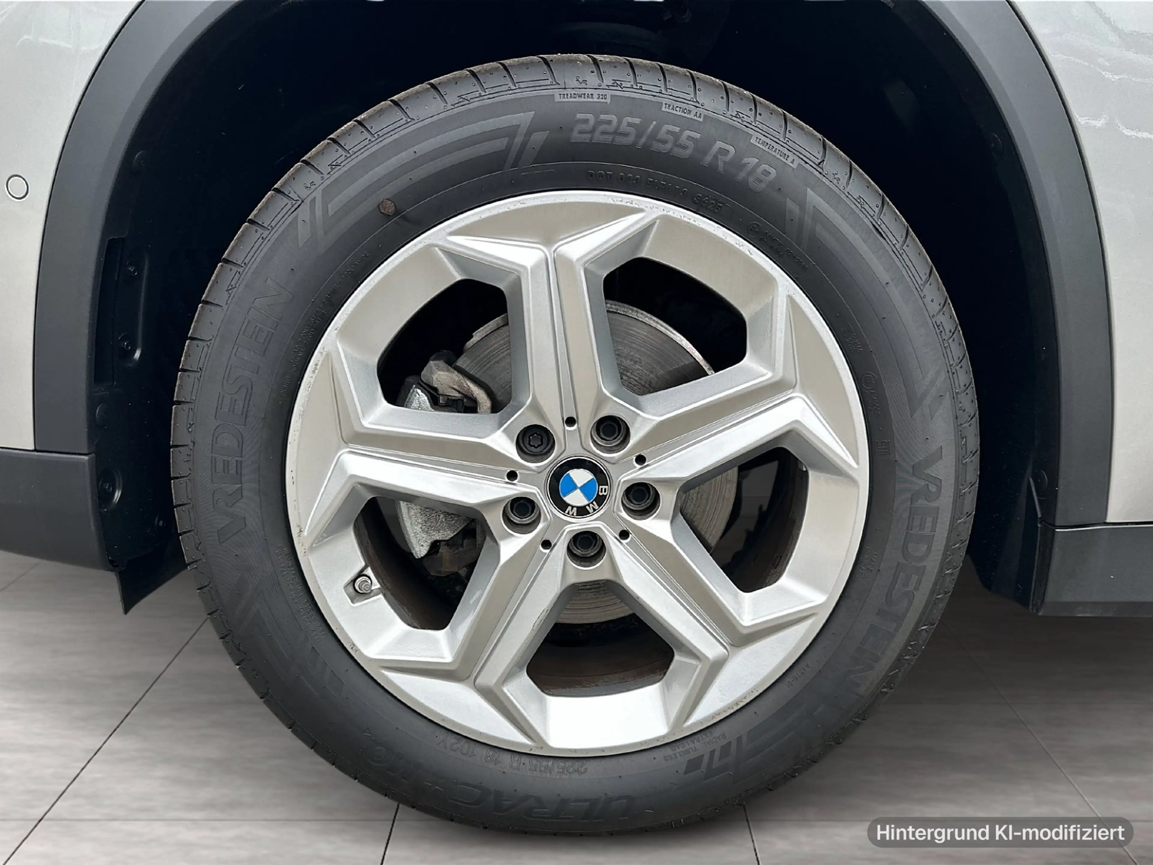 BMW X1 sDrive18i SAV DAB LED Komfortzg. AHK Shz — photo 6