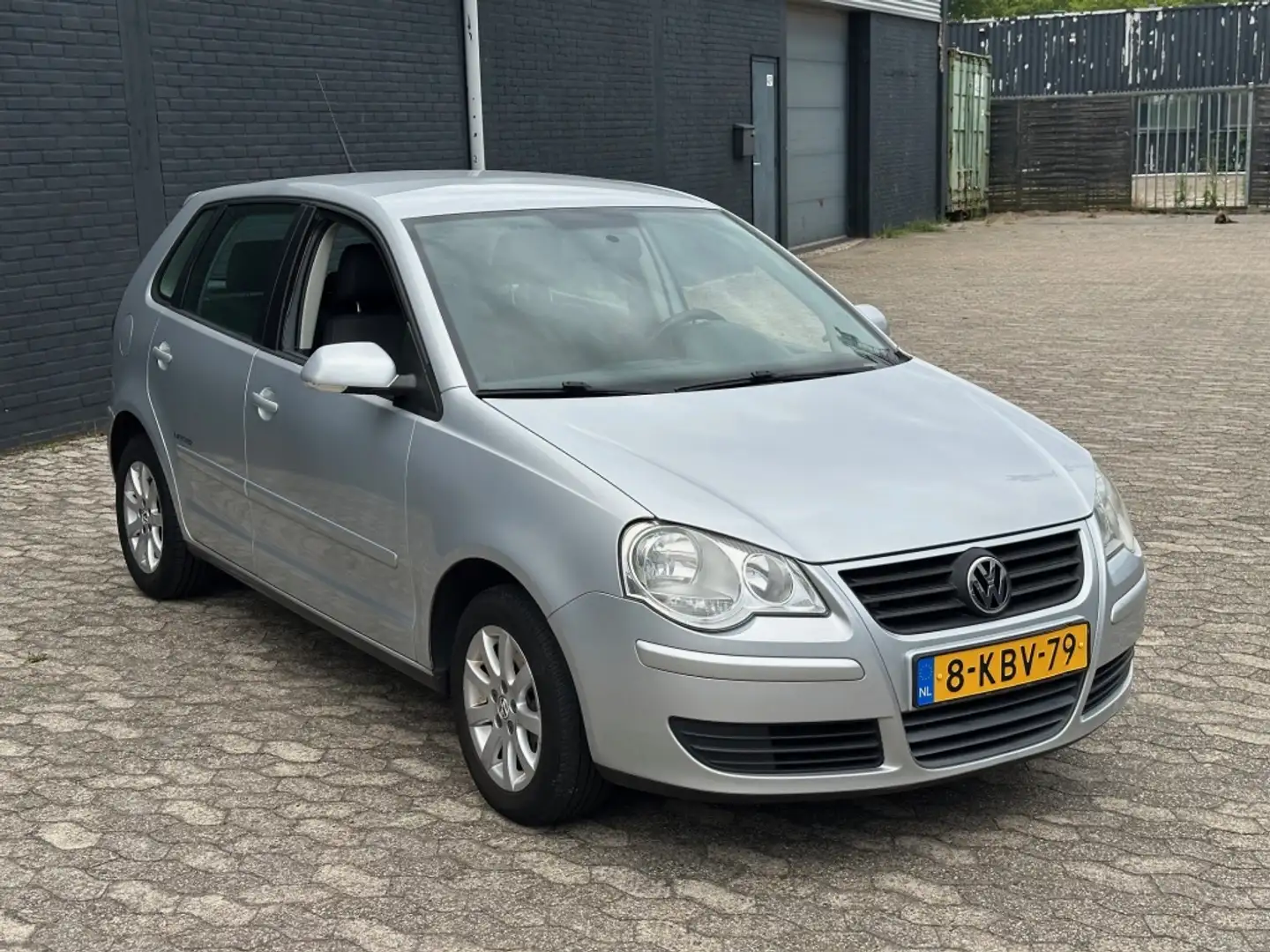 Volkswagen Polo 1.2-12V Comfortline, 5 Deurs, Airco, Keurige auto Grijs - 2