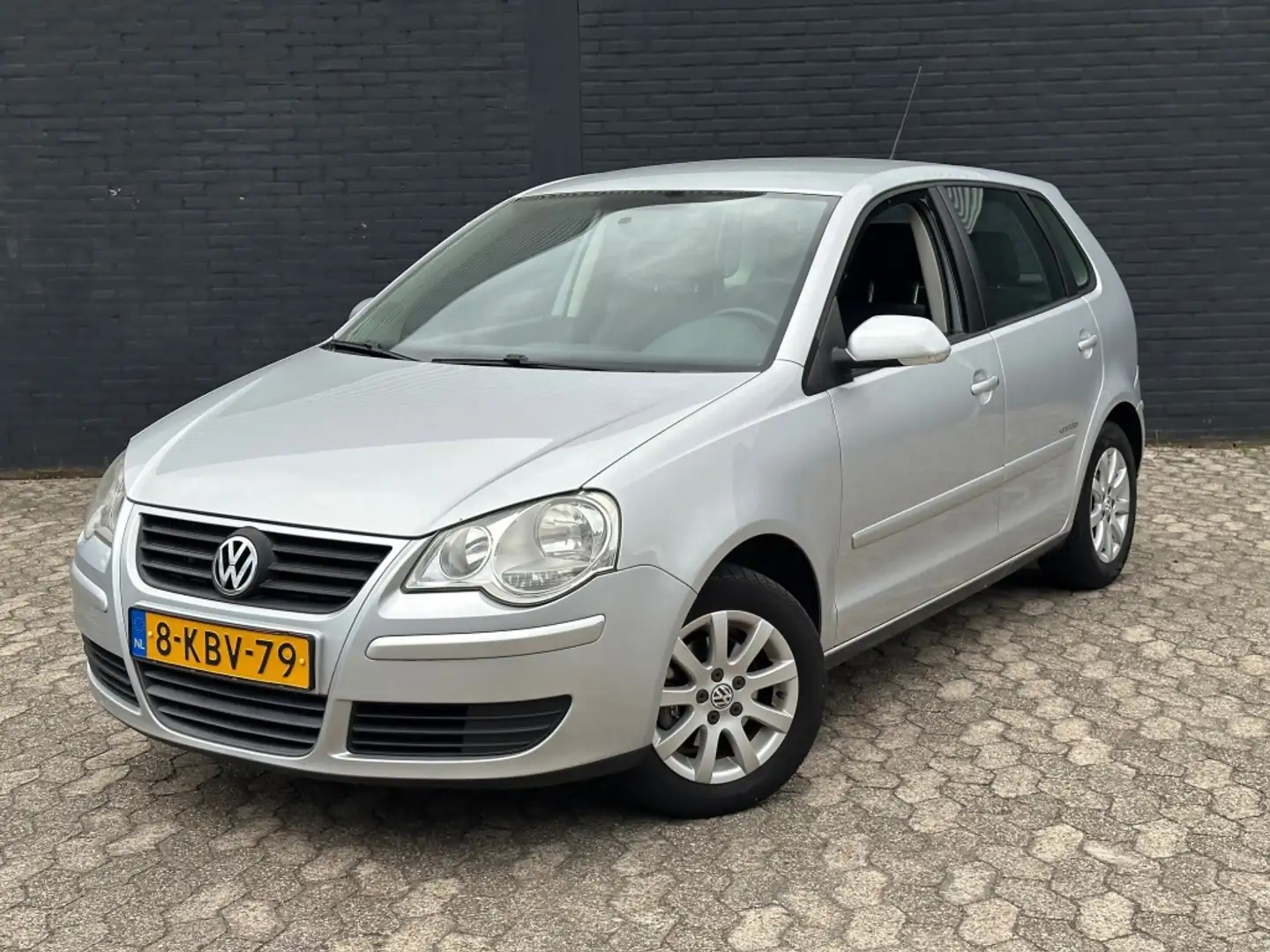Volkswagen Polo 1.2-12V Comfortline, 5 Deurs, Airco, Keurige auto Grijs - 1