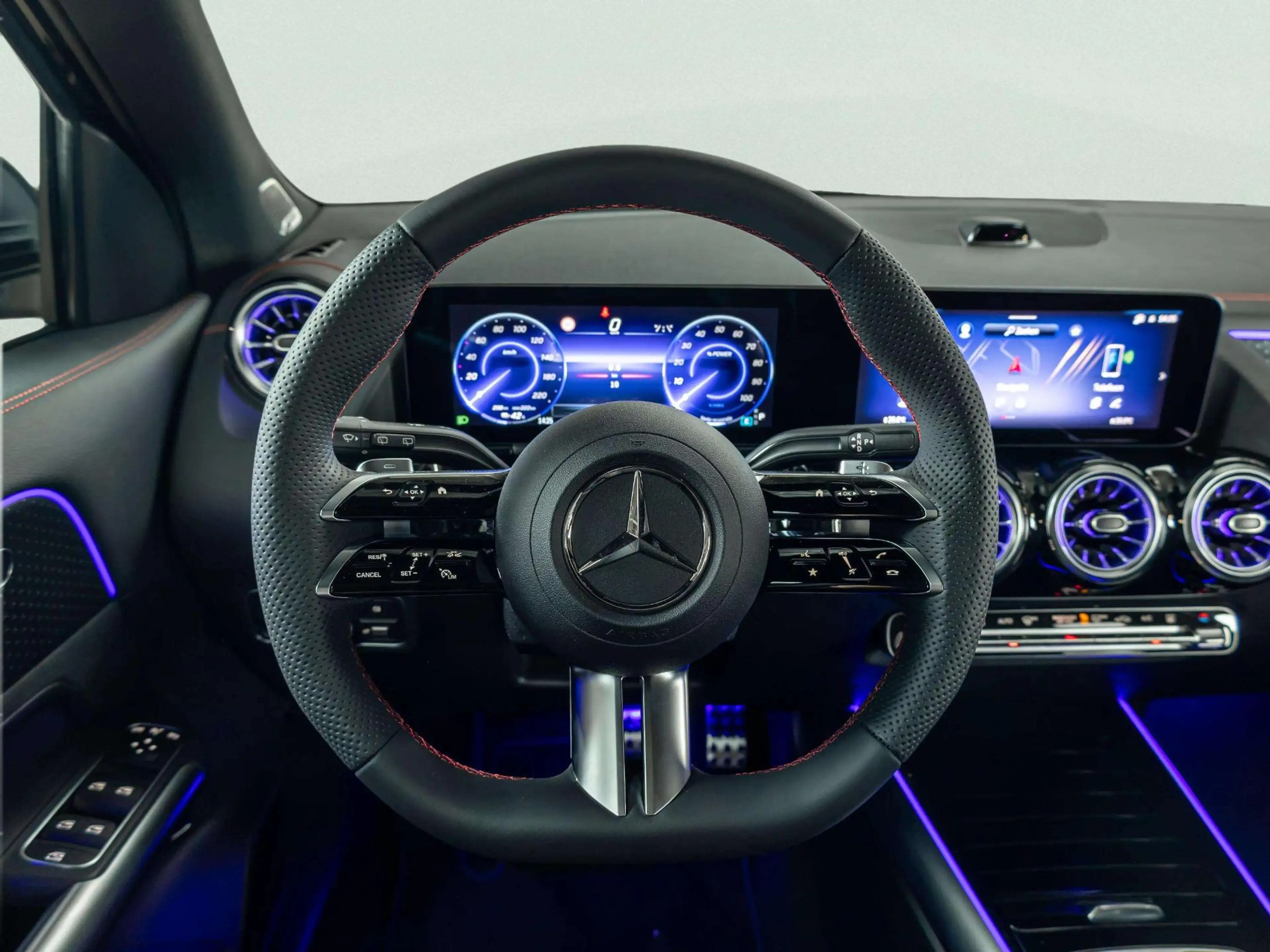 Mercedes-Benz EQA 250 250+ Business Solution AMG 71 kWh | Panorama dak | — photo 15