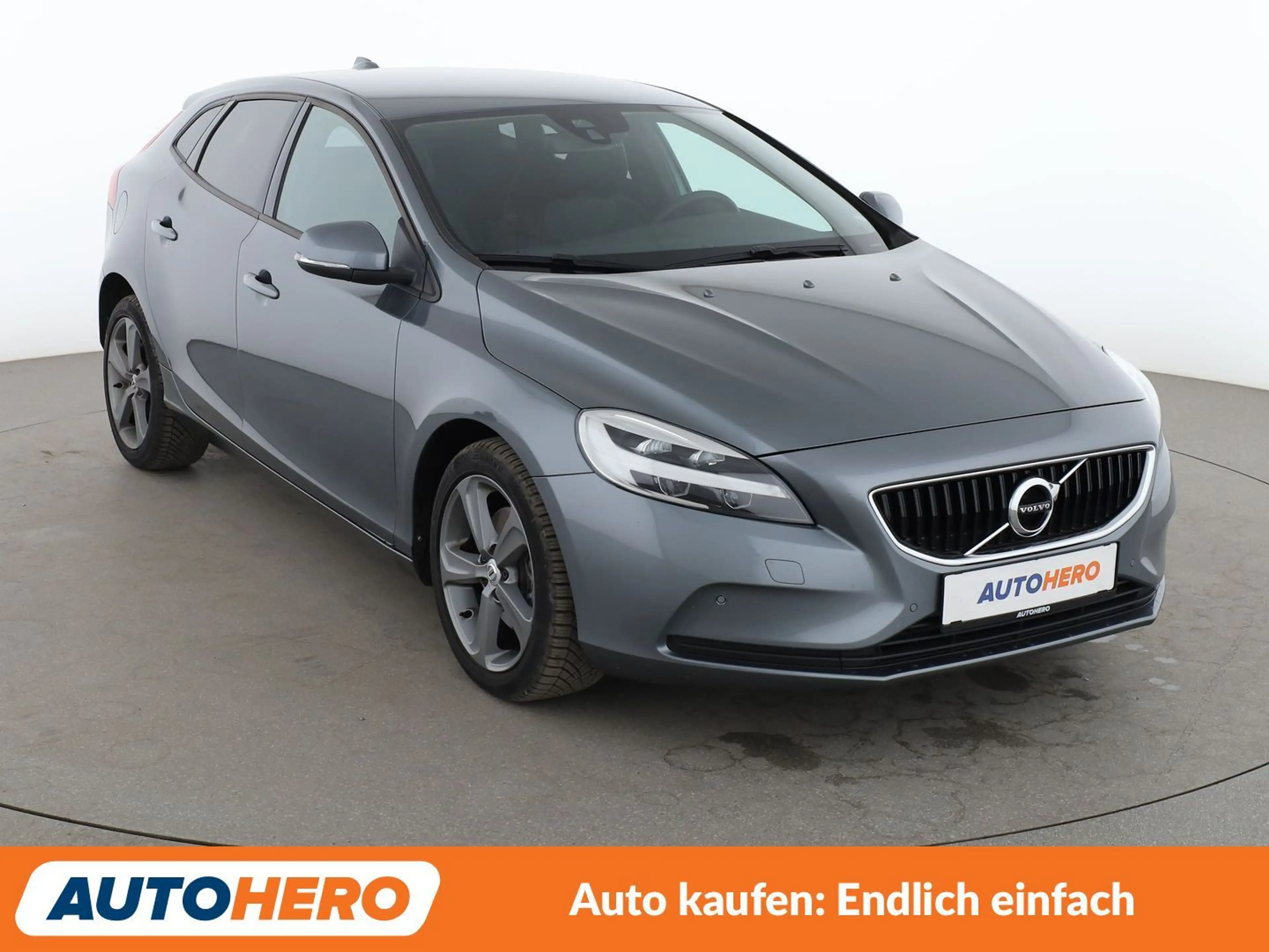 Volvo V40 2.0 T2 Momentum *NAVI*LED*TEMPO*PDC*SHZ*ALU* — photo 8