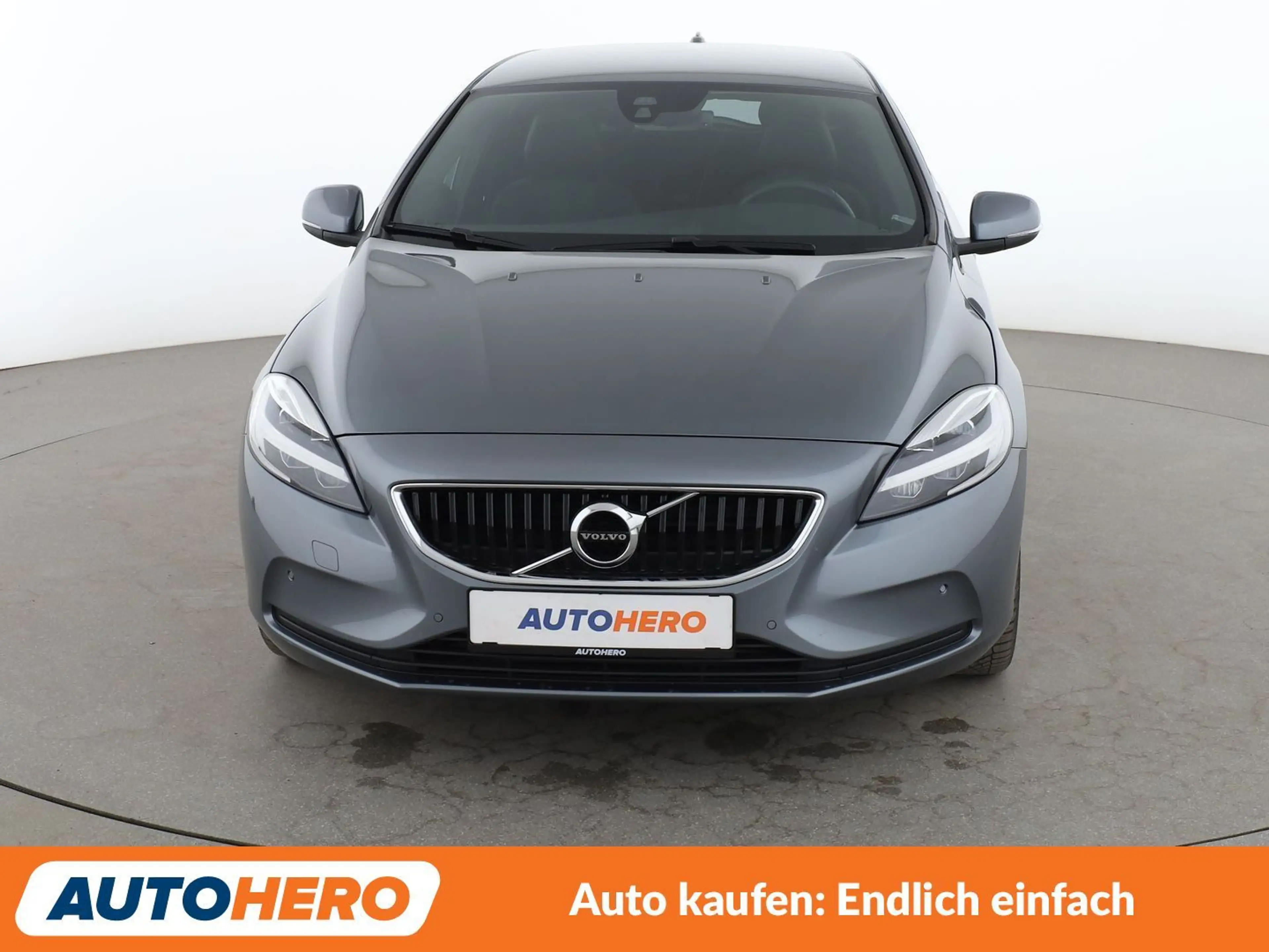 Volvo V40 2.0 T2 Momentum *NAVI*LED*TEMPO*PDC*SHZ*ALU* — photo 9