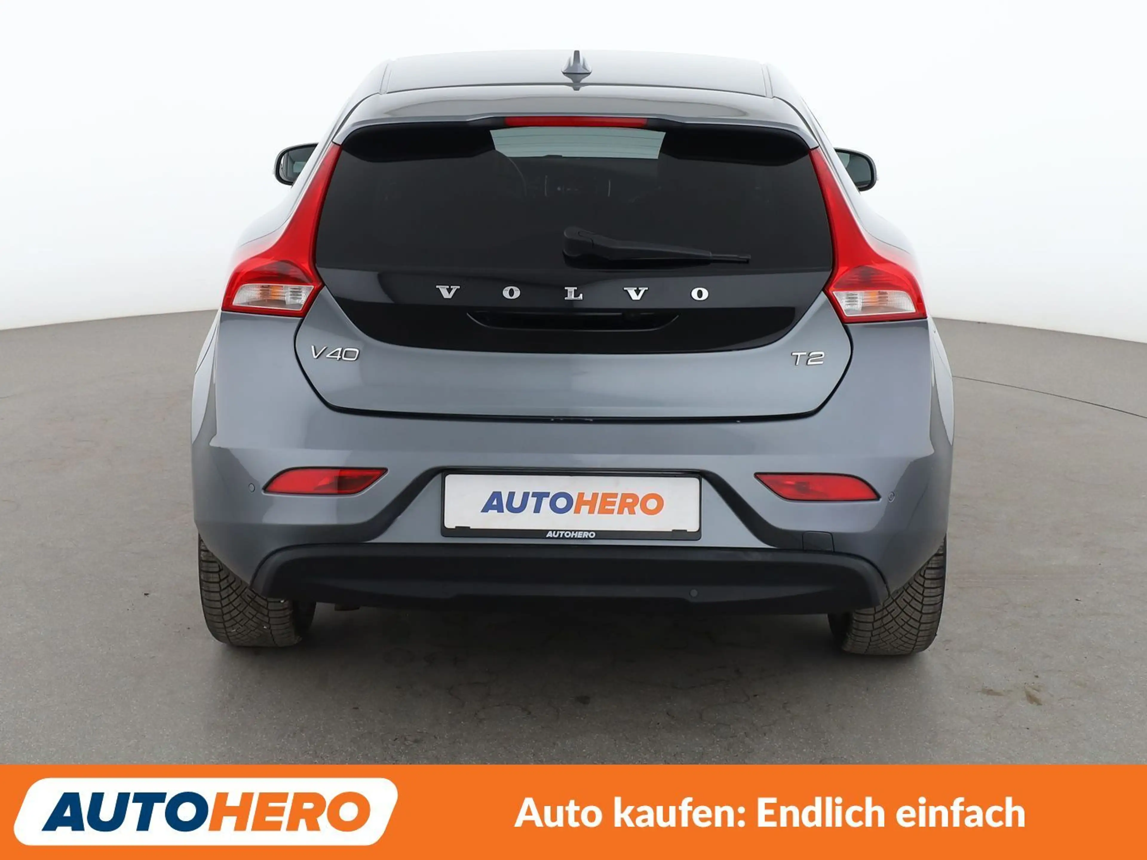 Volvo V40 2.0 T2 Momentum *NAVI*LED*TEMPO*PDC*SHZ*ALU* — photo 5