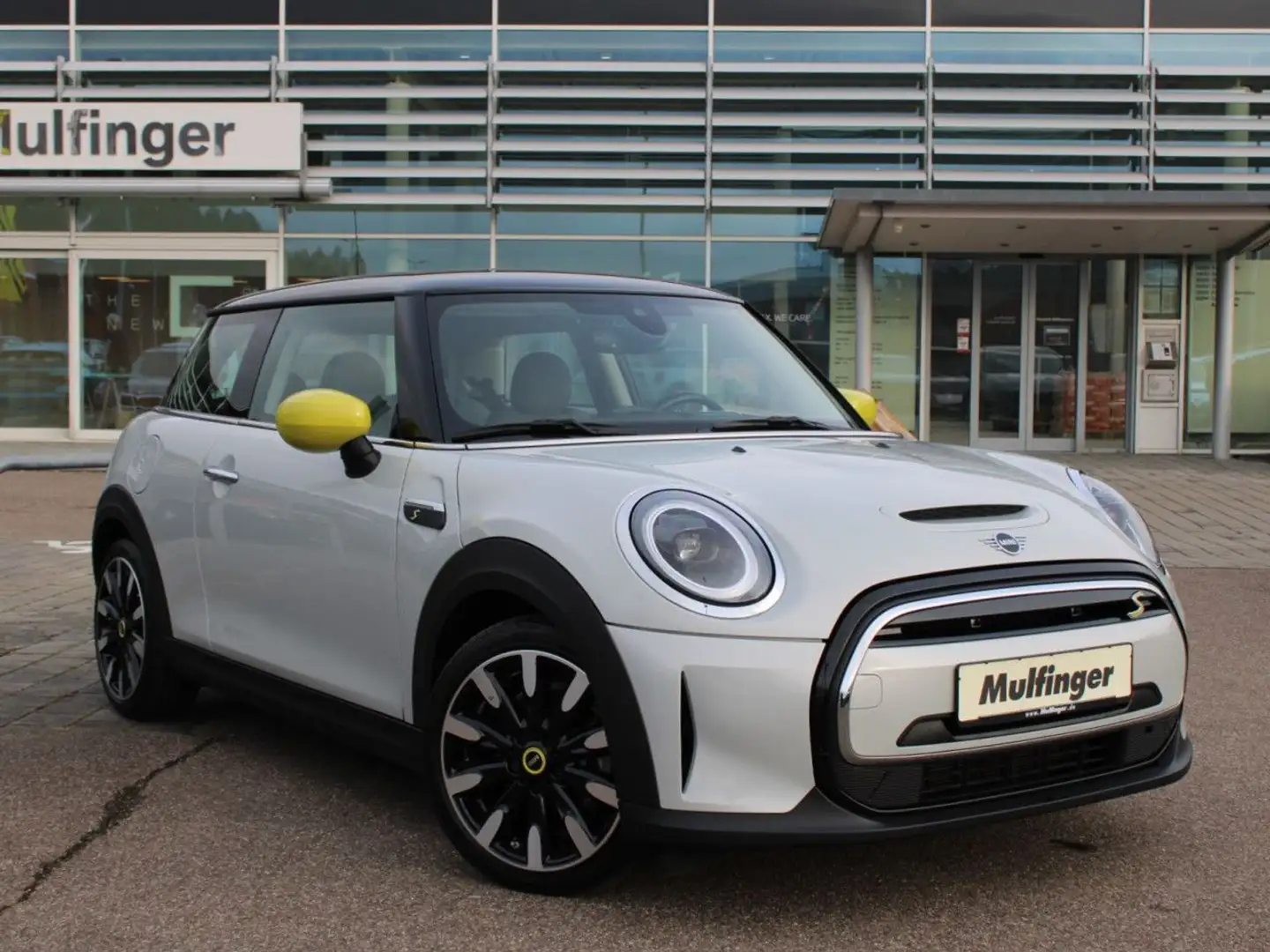 MINI Cooper SE Classic Trim Wärmepumpe Navi LED Klima Silber - 2