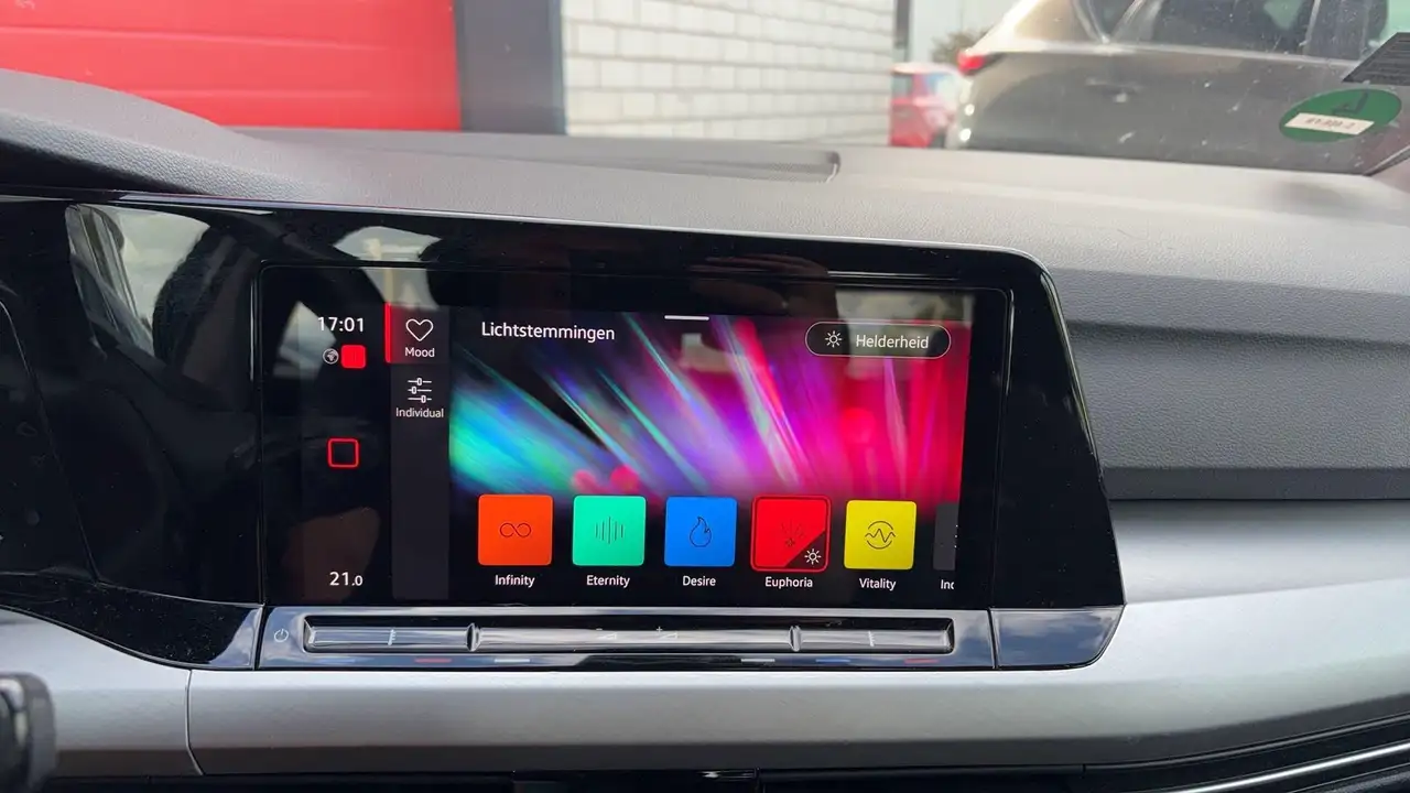 Volkswagen Golf 1.0 TSI Life CARPLAY / CLIMA / PDC V+A / LED / TRE, миниатюра 10