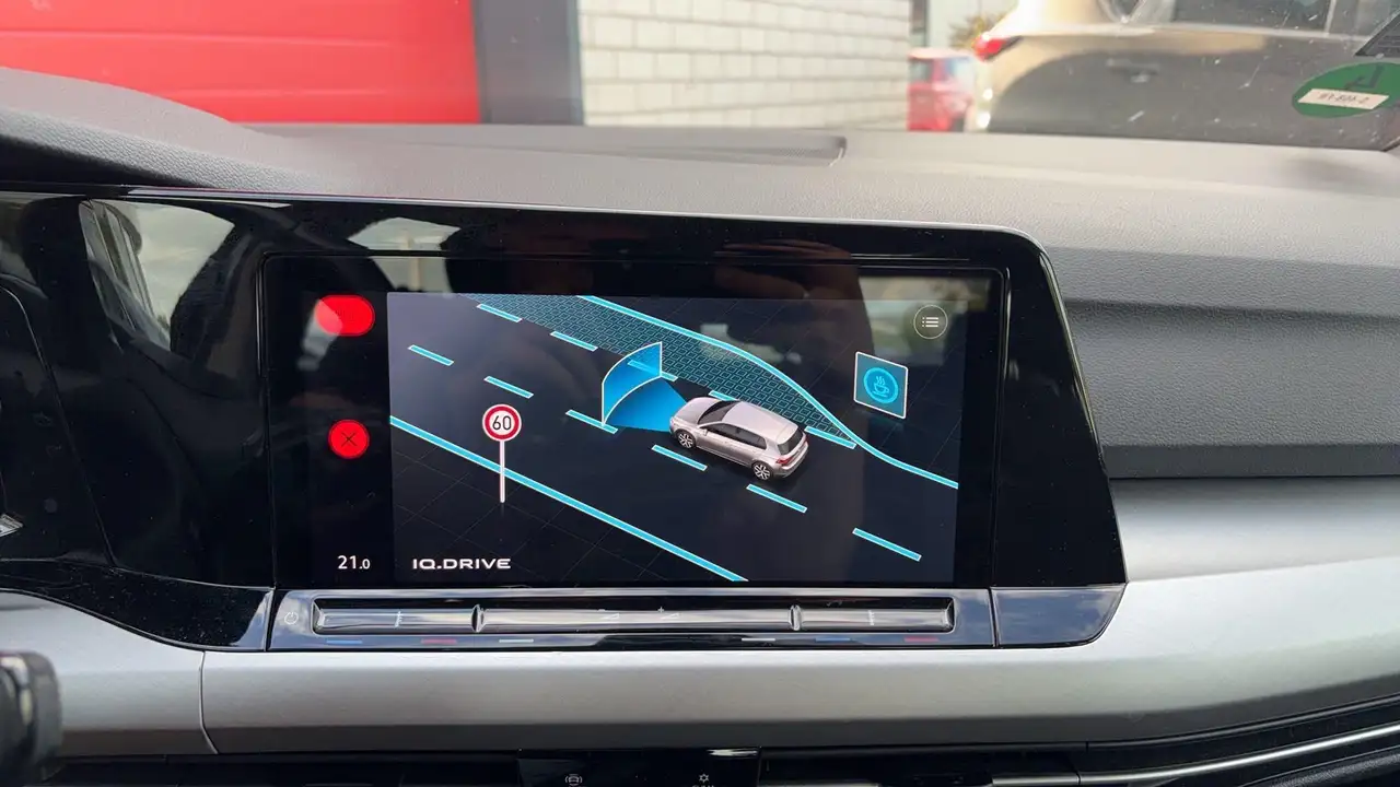 Volkswagen Golf 1.0 TSI Life CARPLAY / CLIMA / PDC V+A / LED / TRE, миниатюра 8