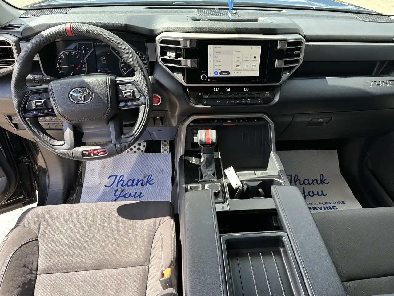 Toyota Tundra снимка Toyota Tundra
