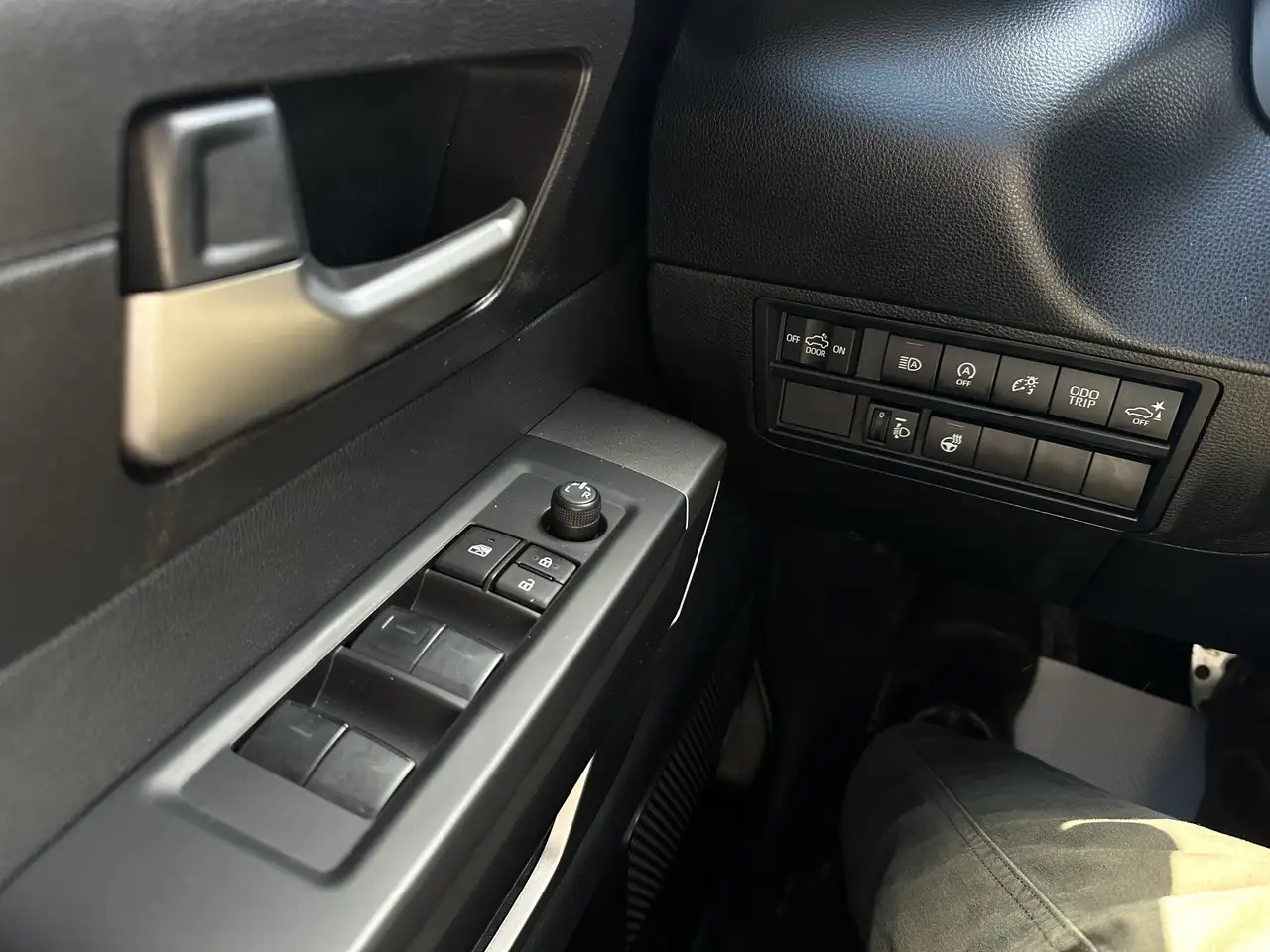 Toyota Tundra снимка Toyota Tundra