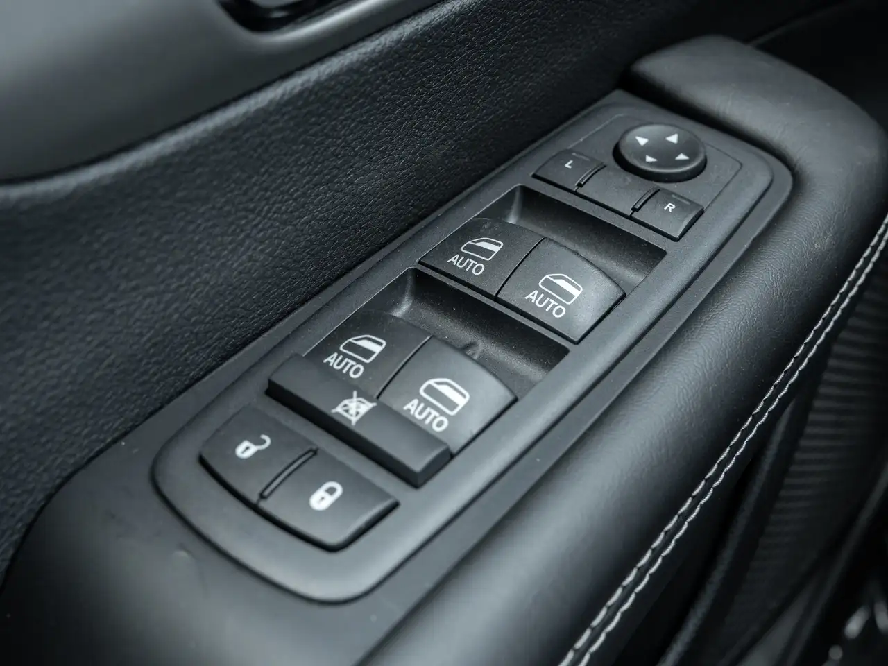 Chrysler Grand Caravan снимка Chrysler Grand Caravan